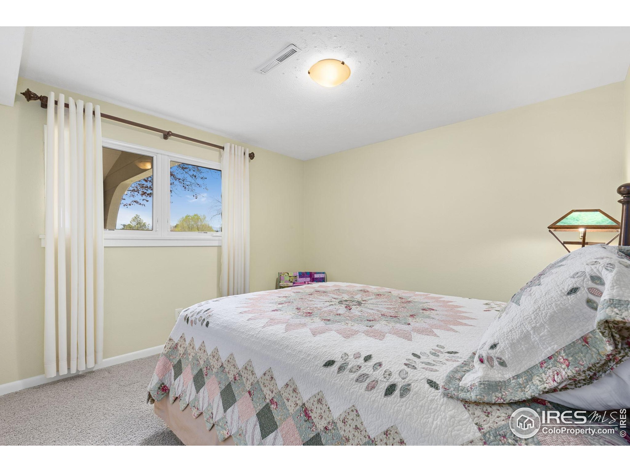 1455 Hilltop Dr Longmont