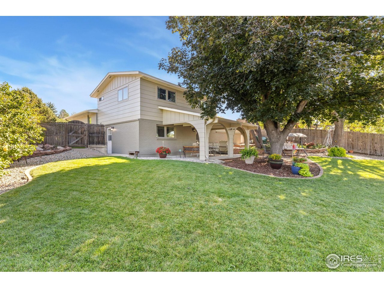 1455 Hilltop Dr Longmont