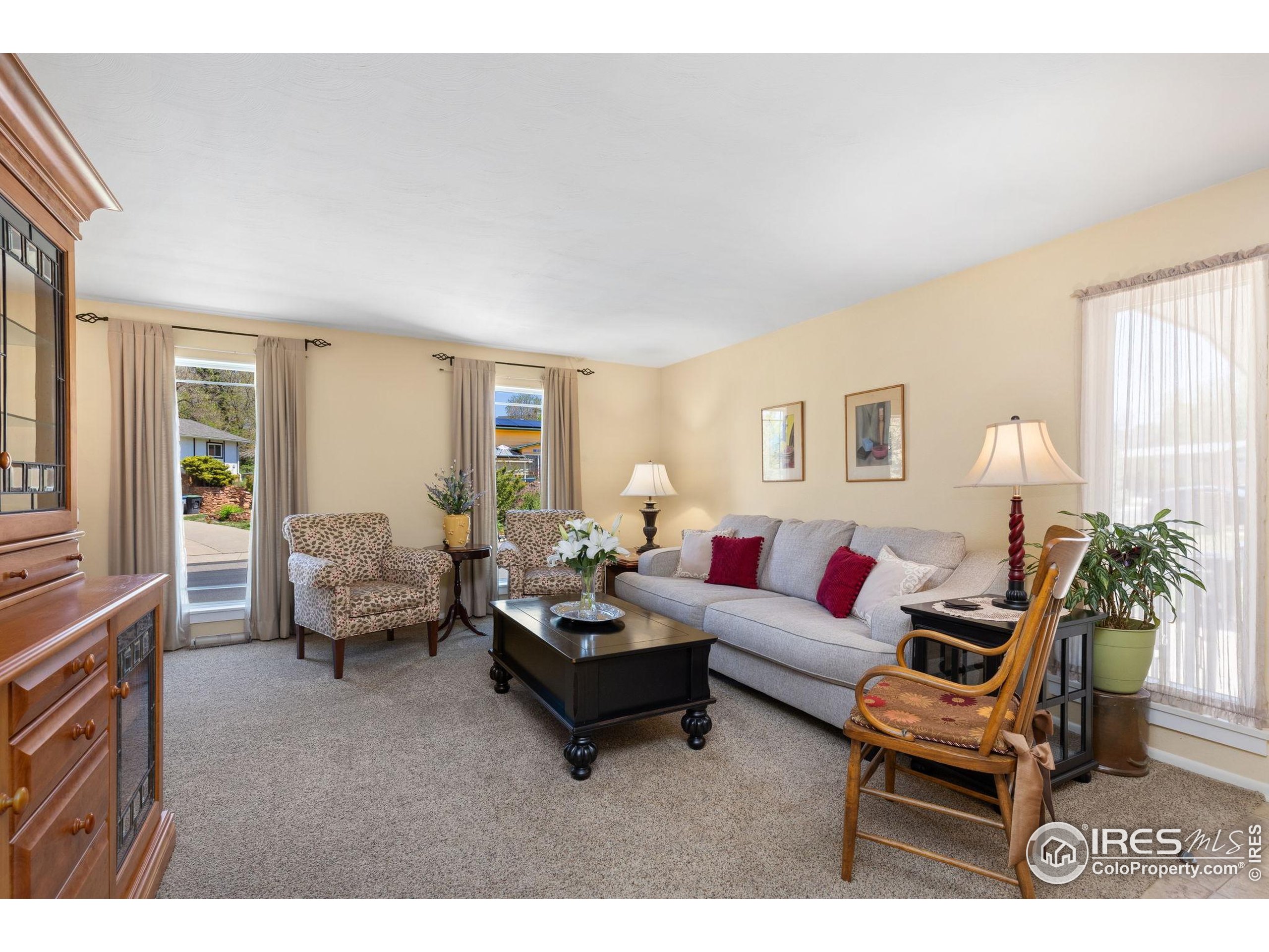 1455 Hilltop Dr Longmont