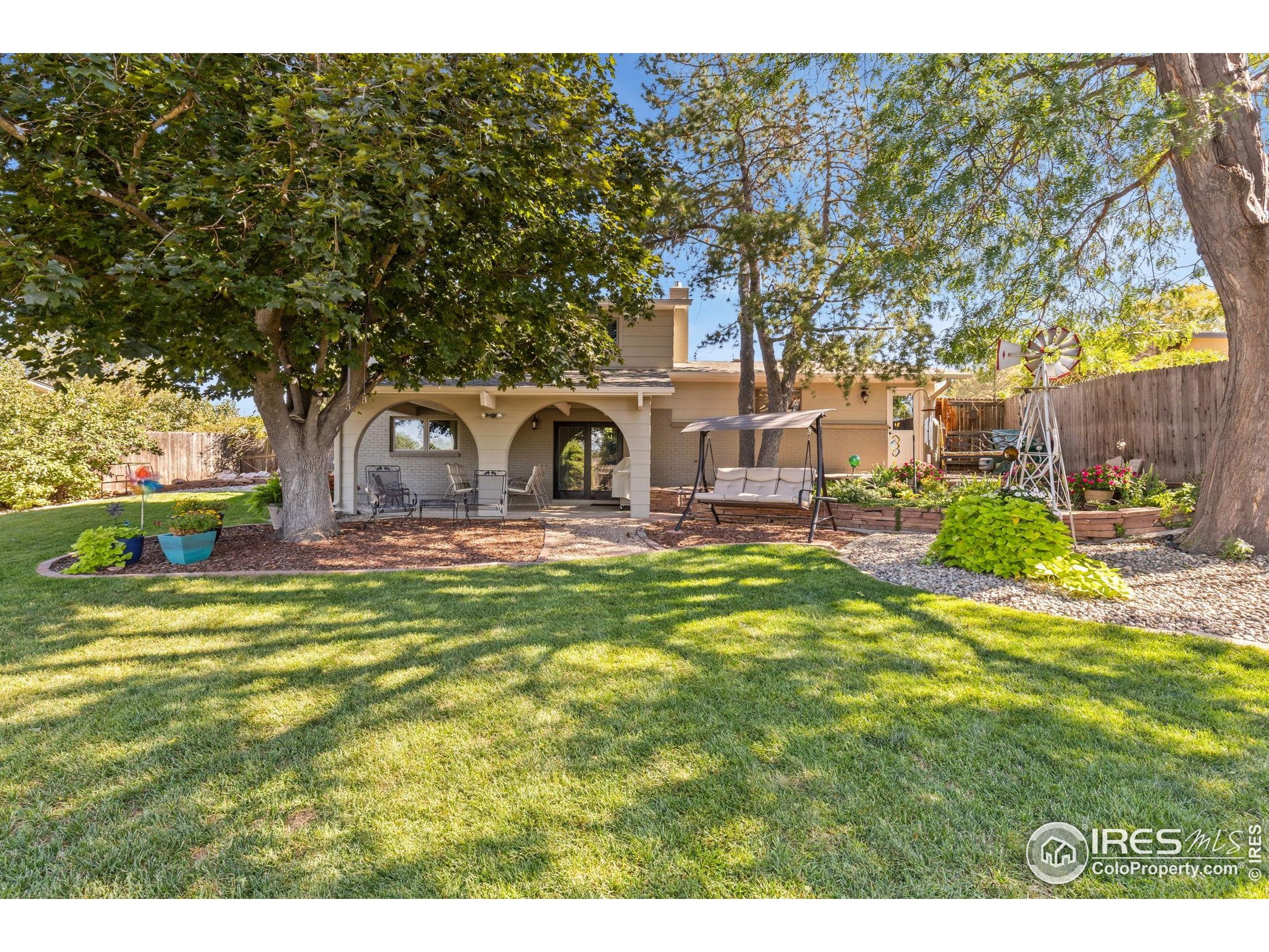 1455 Hilltop Dr Longmont