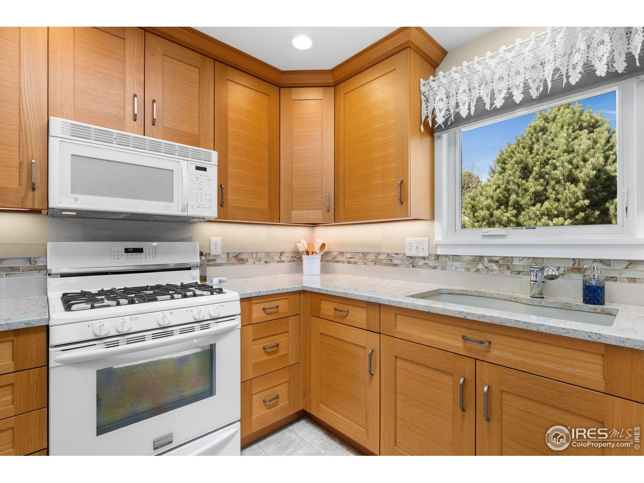 1455 Hilltop Dr Longmont