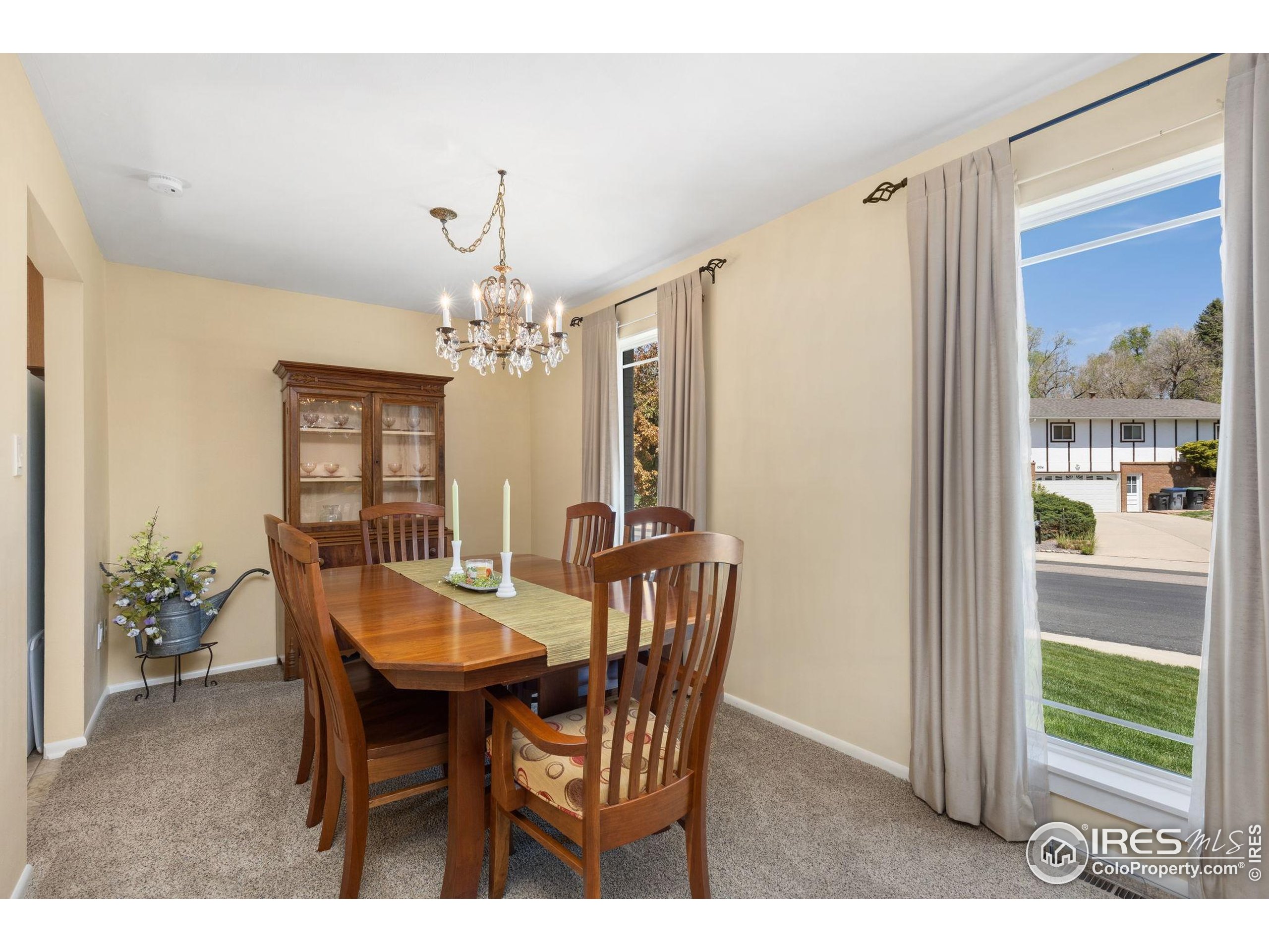 1455 Hilltop Dr Longmont