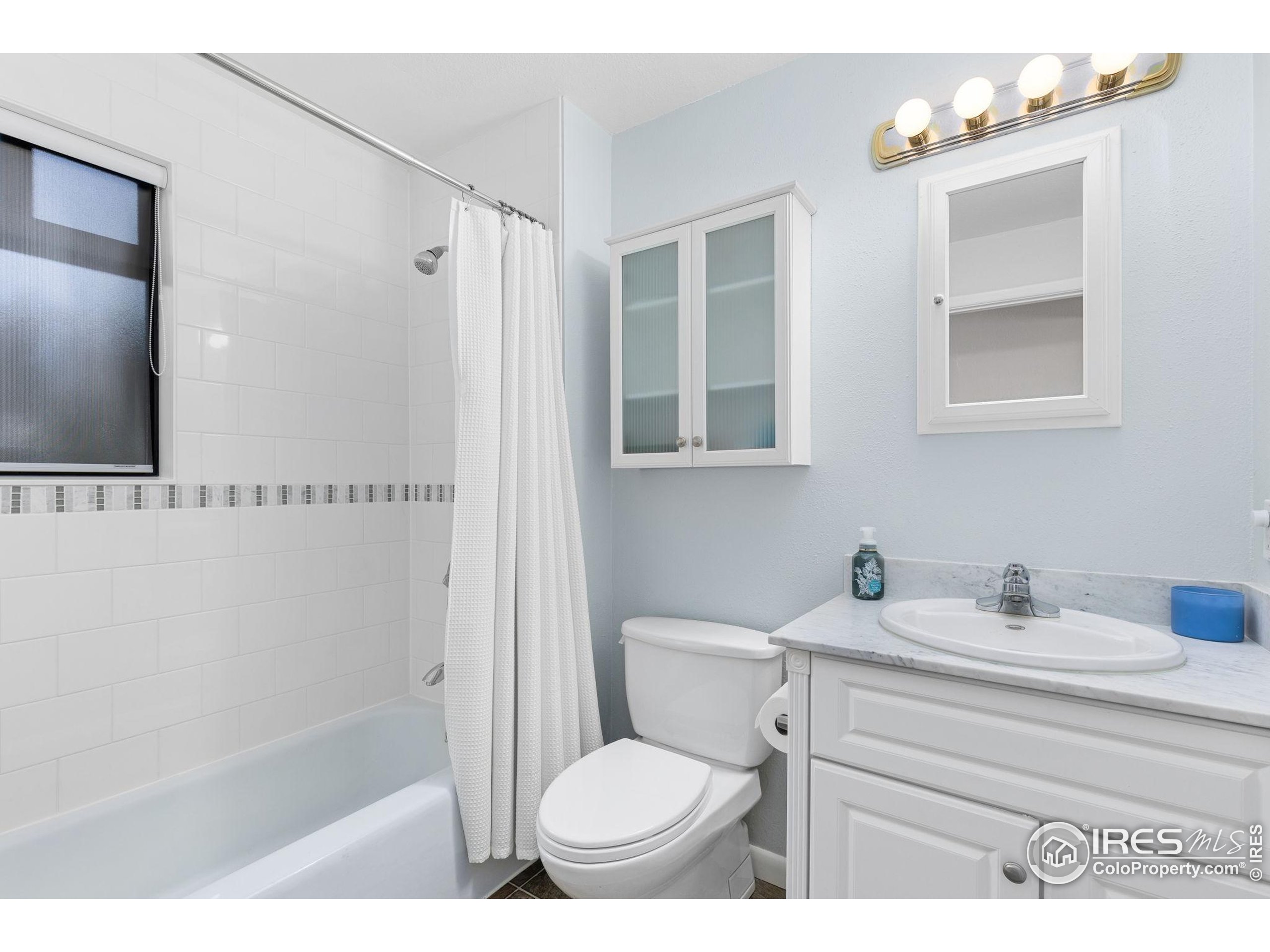 1455 Hilltop Dr Longmont