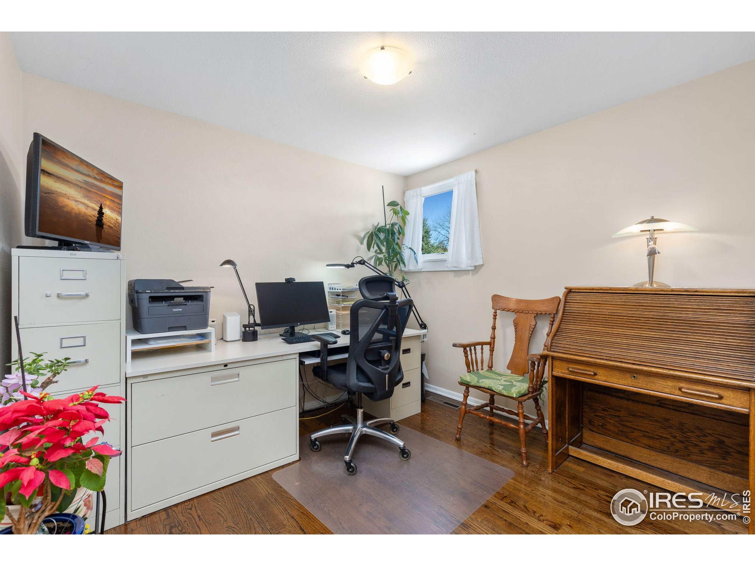 1455 Hilltop Dr Longmont