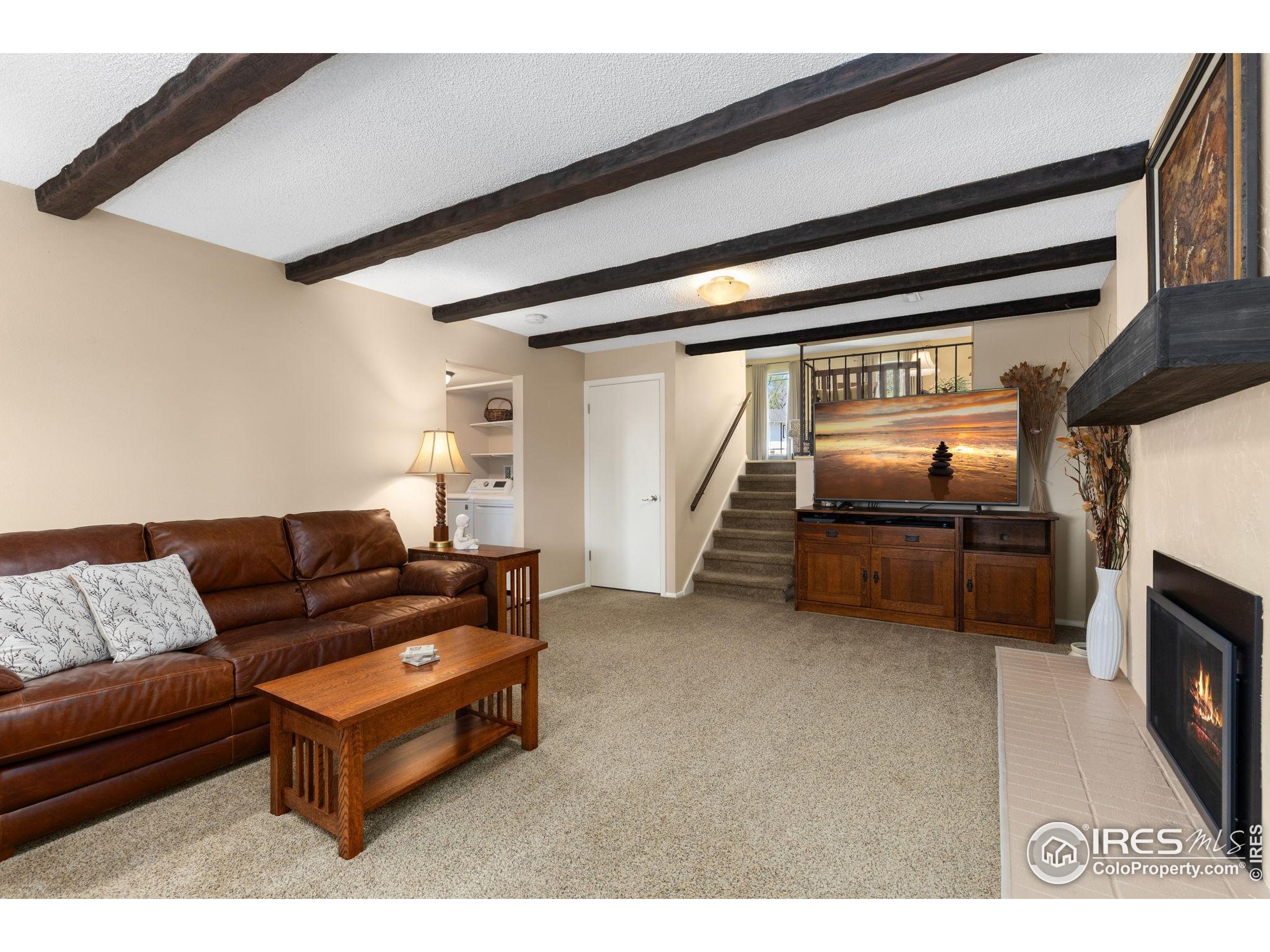 1455 Hilltop Dr Longmont