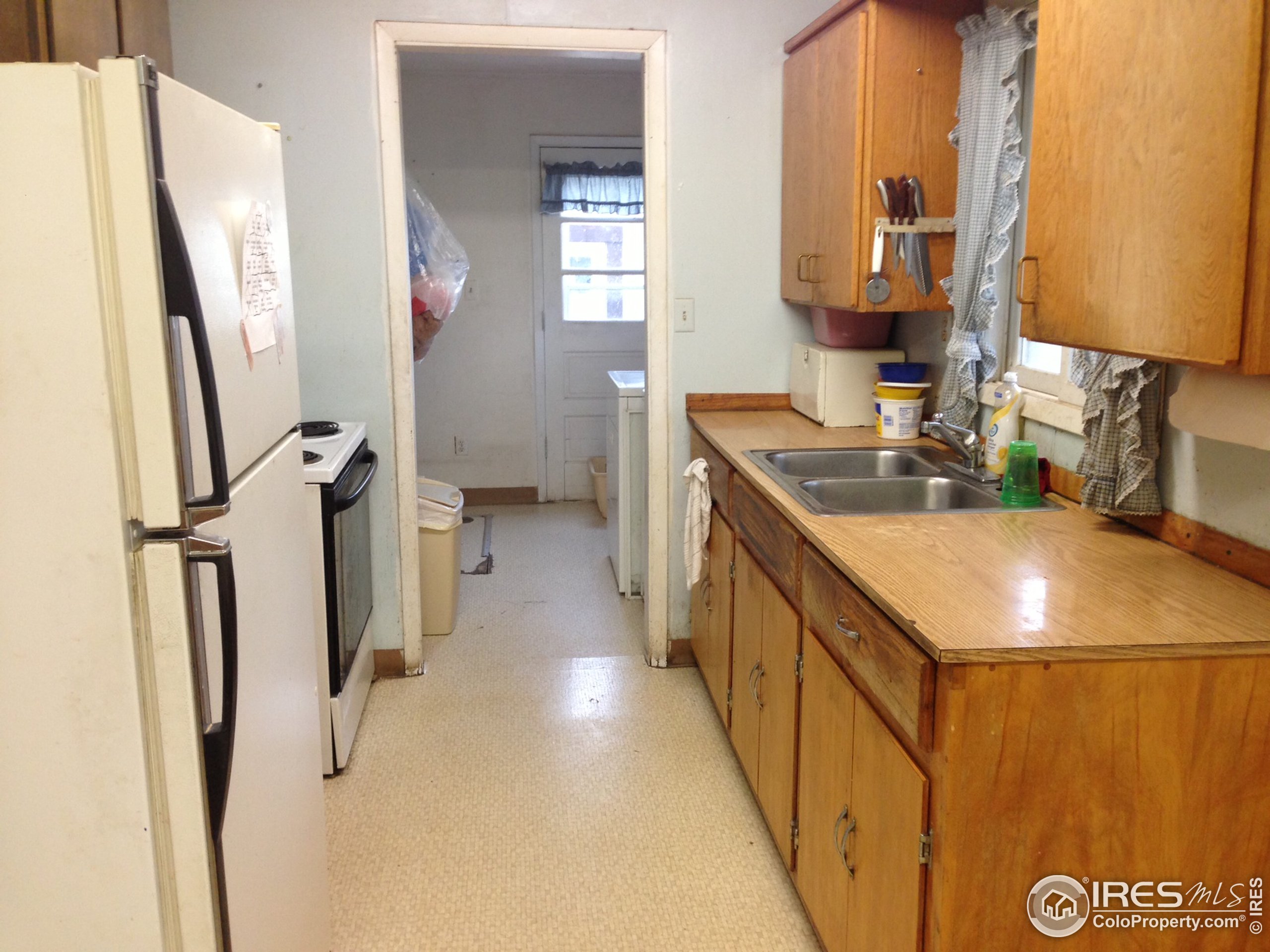 1451 Wildrose Dr