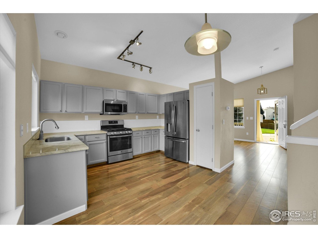 1451 Wildrose Dr