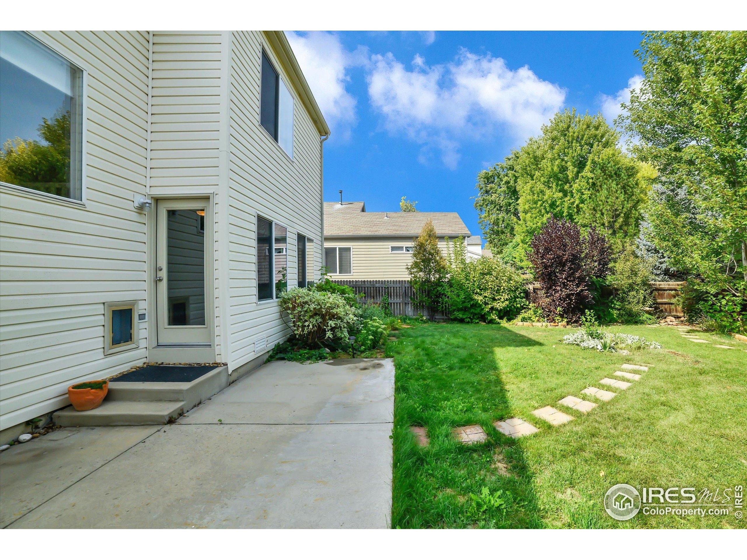 1451 Wildrose Dr