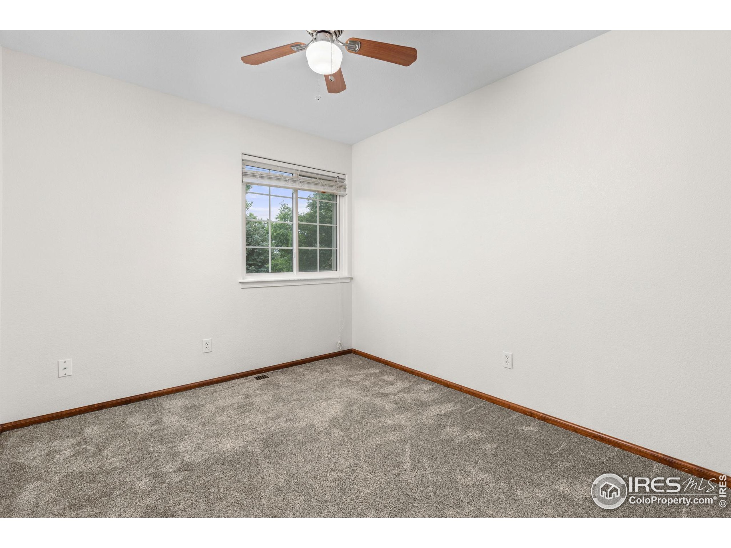 84 Meeker Ln