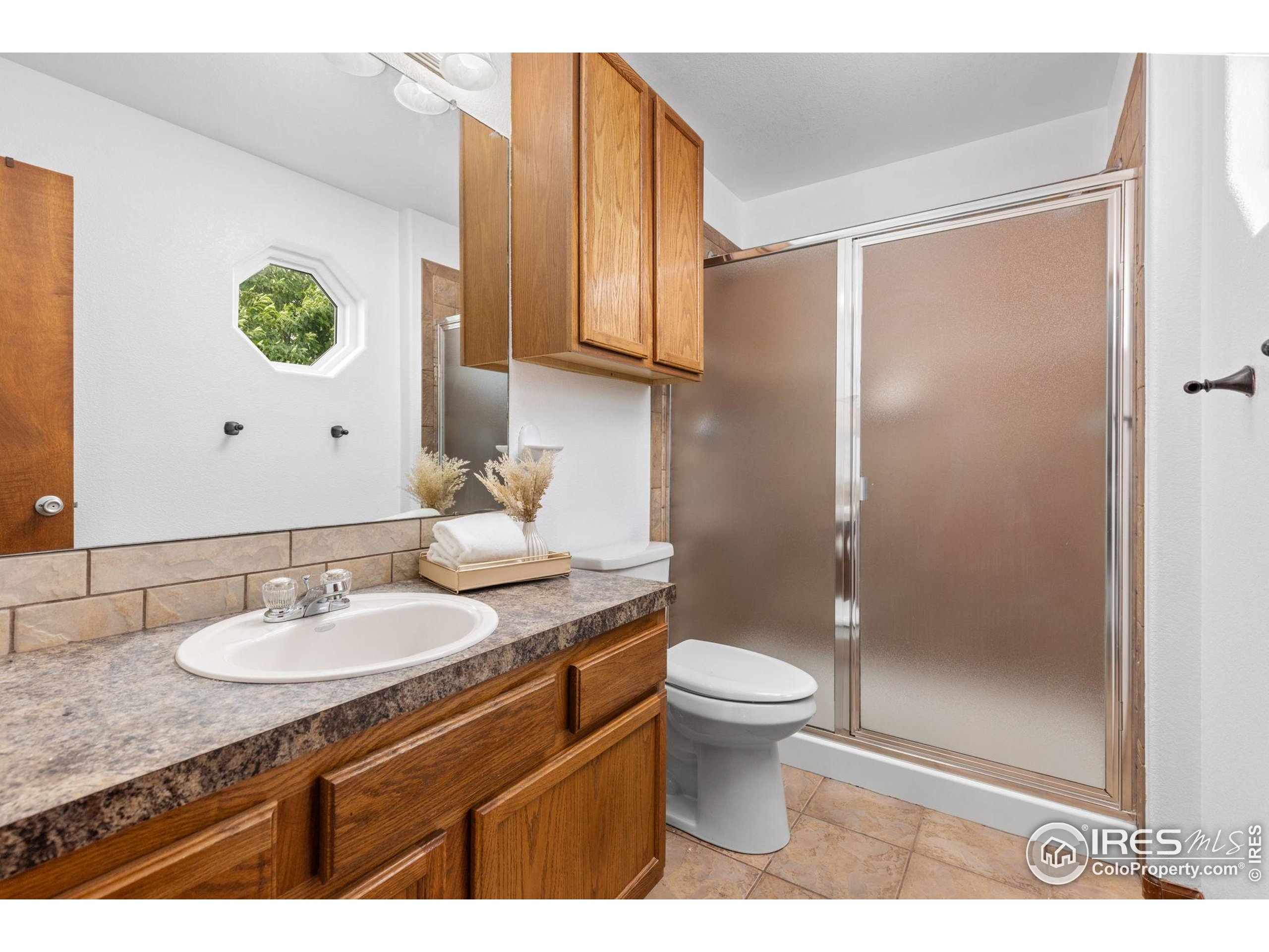 84 Meeker Ln