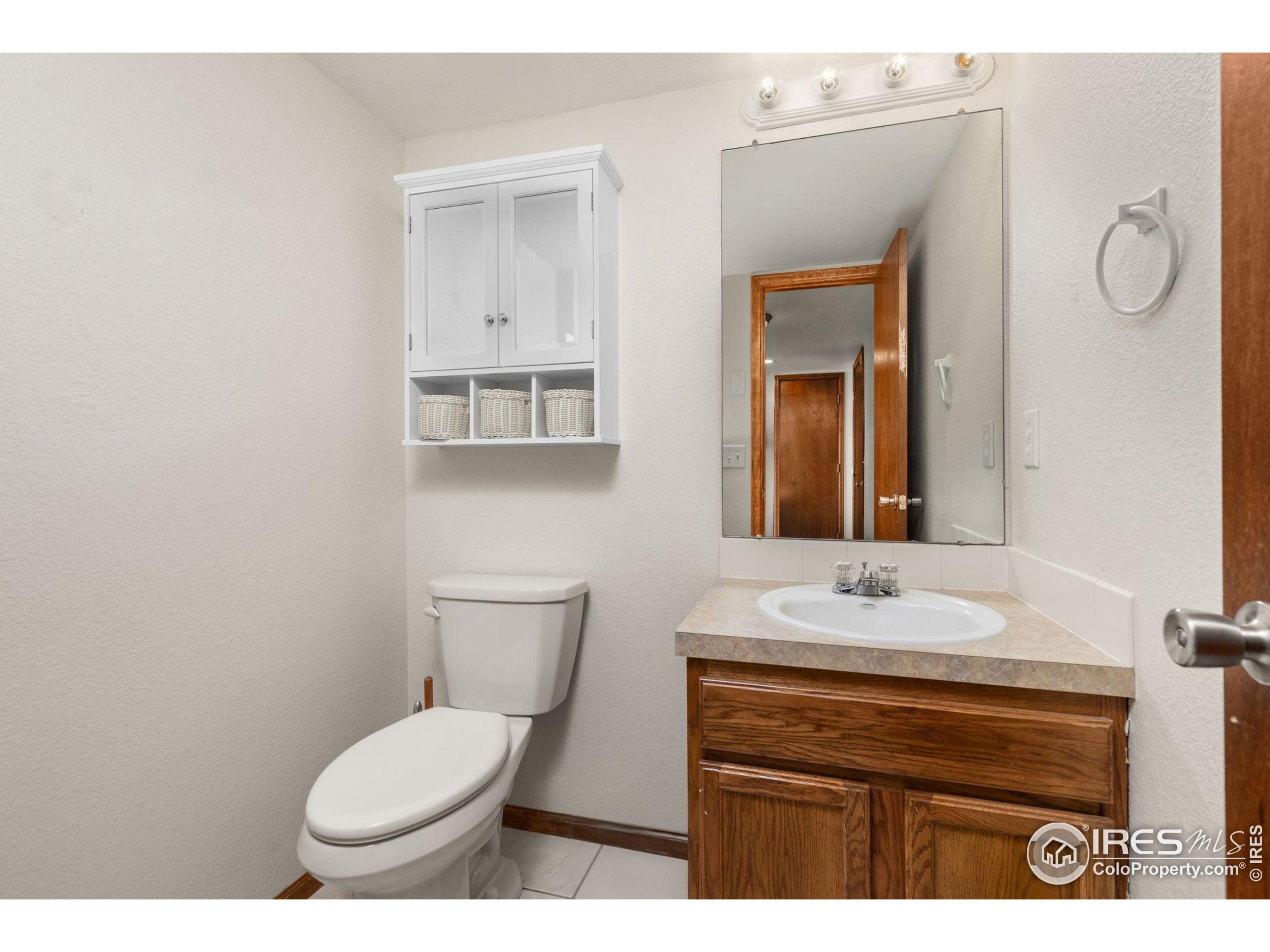 84 Meeker Ln