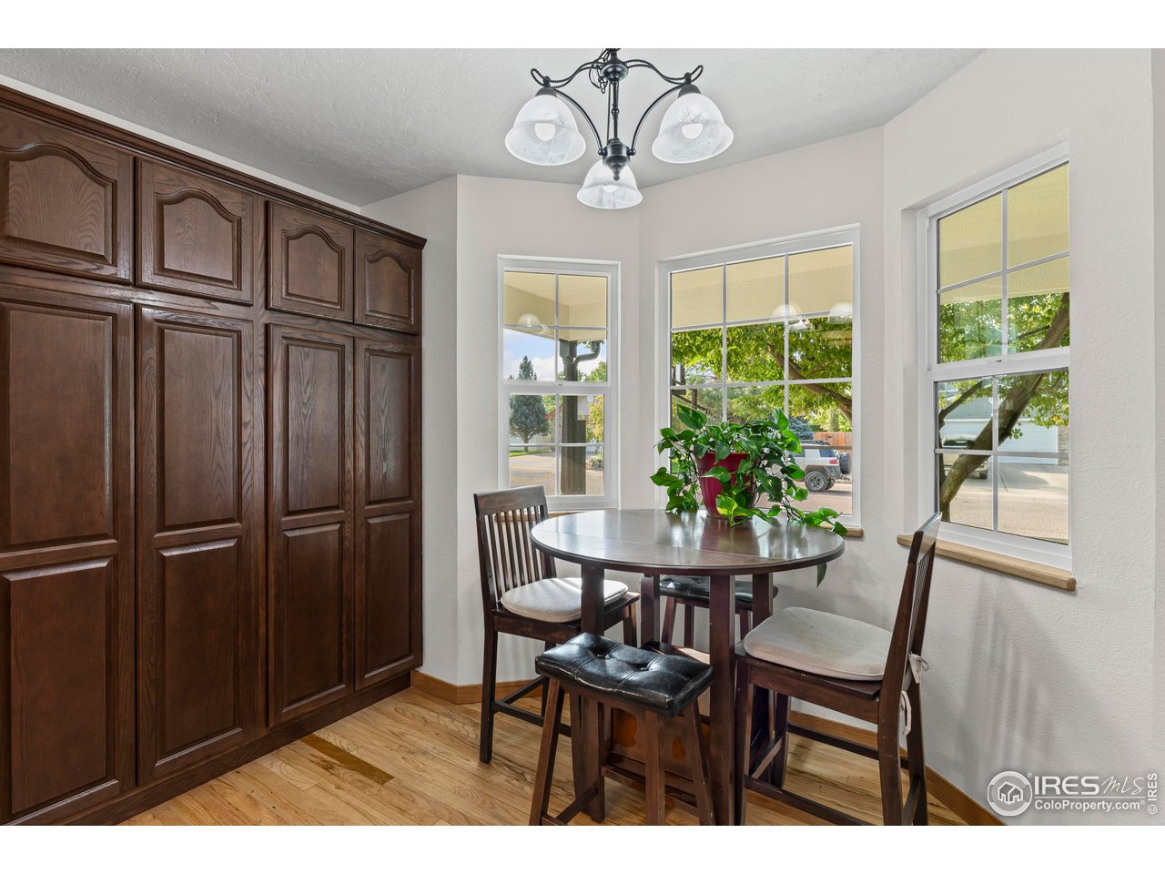 1325 2nd St Rd