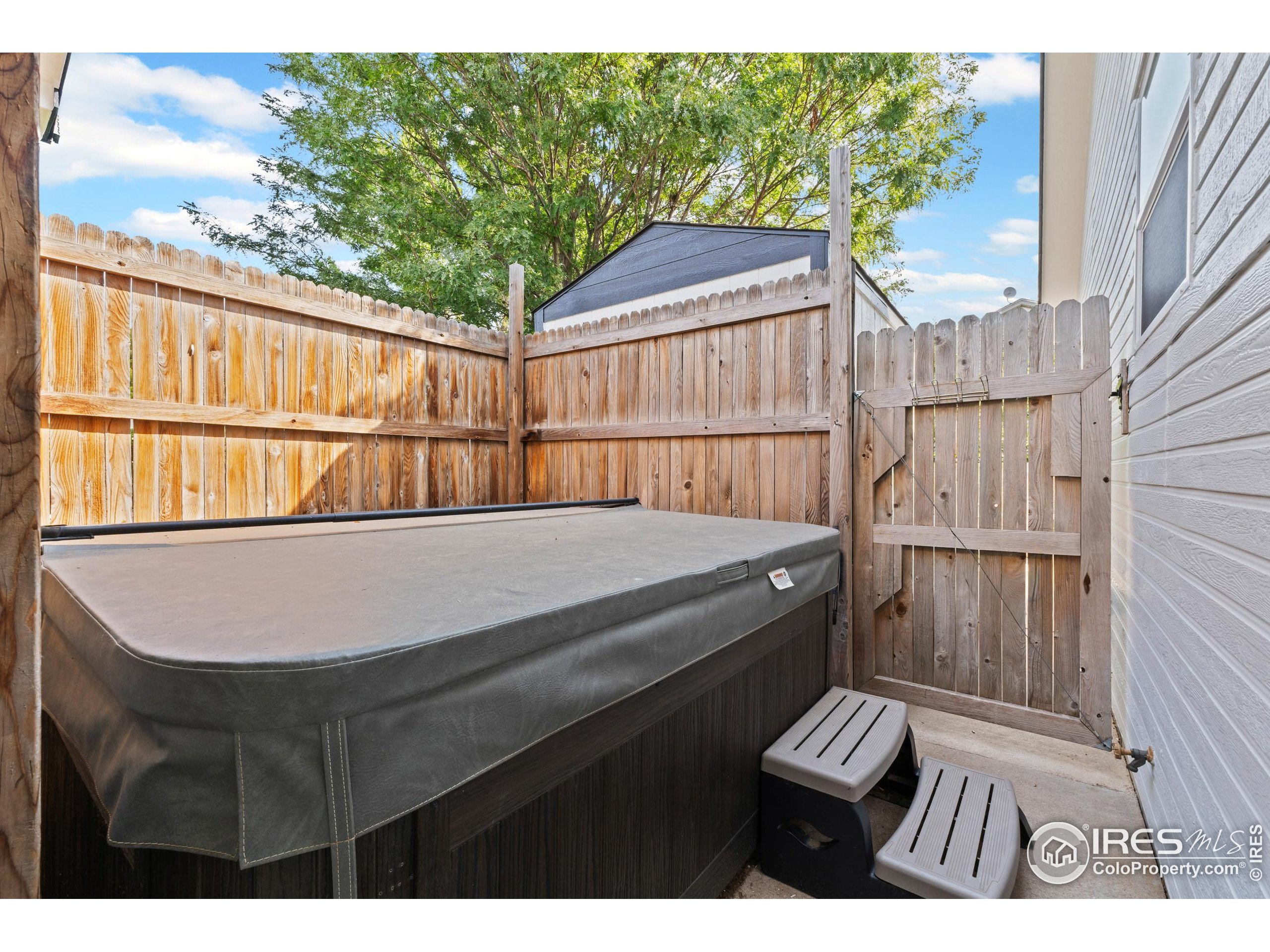 1325 2nd St Rd