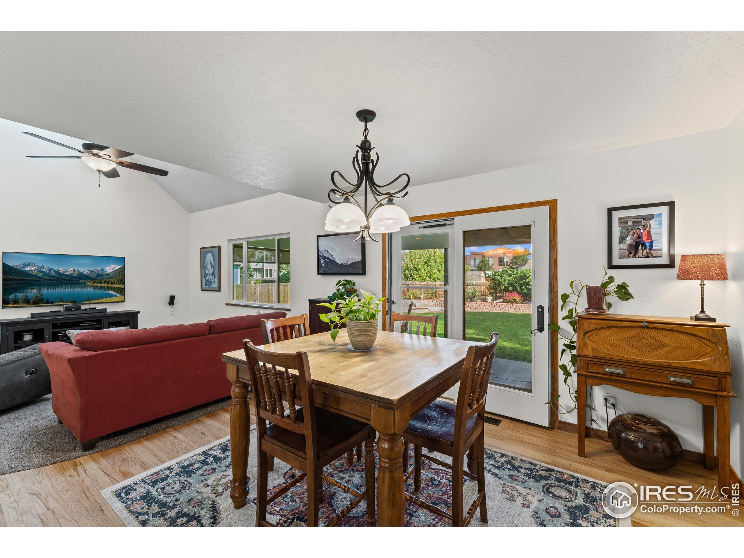 1325 2nd St Rd