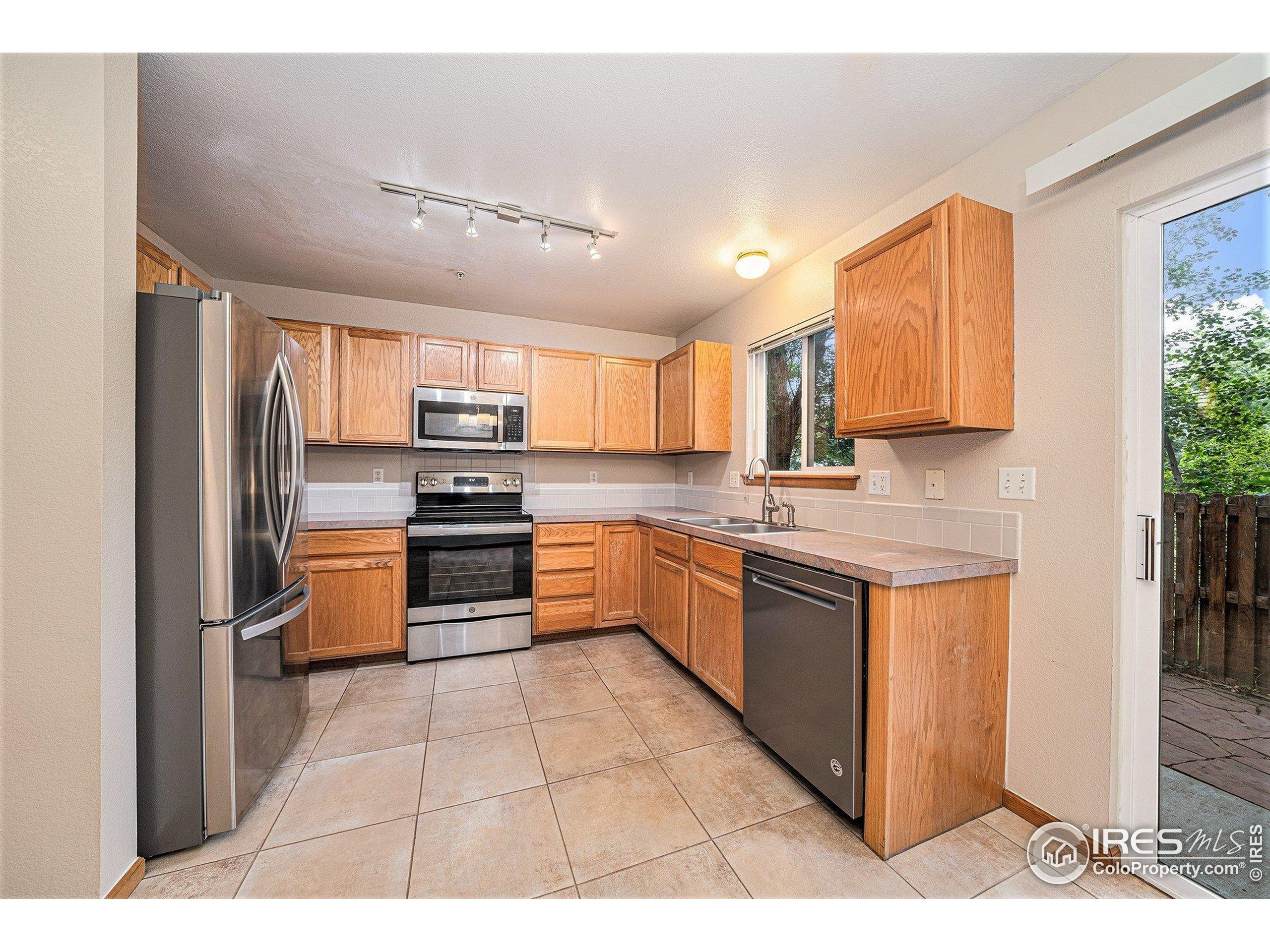 206 Dean Cir Loveland