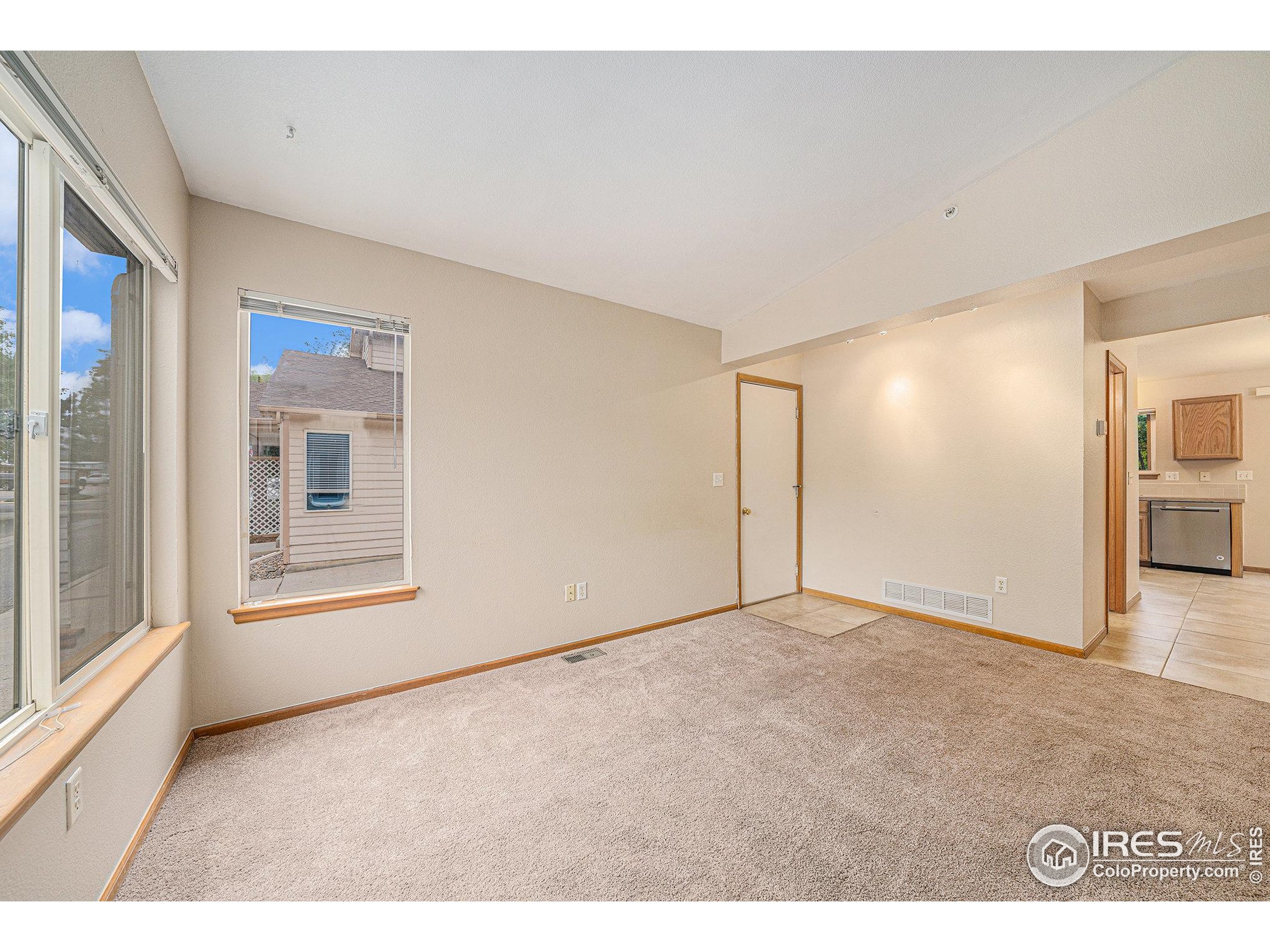 206 Dean Cir Loveland