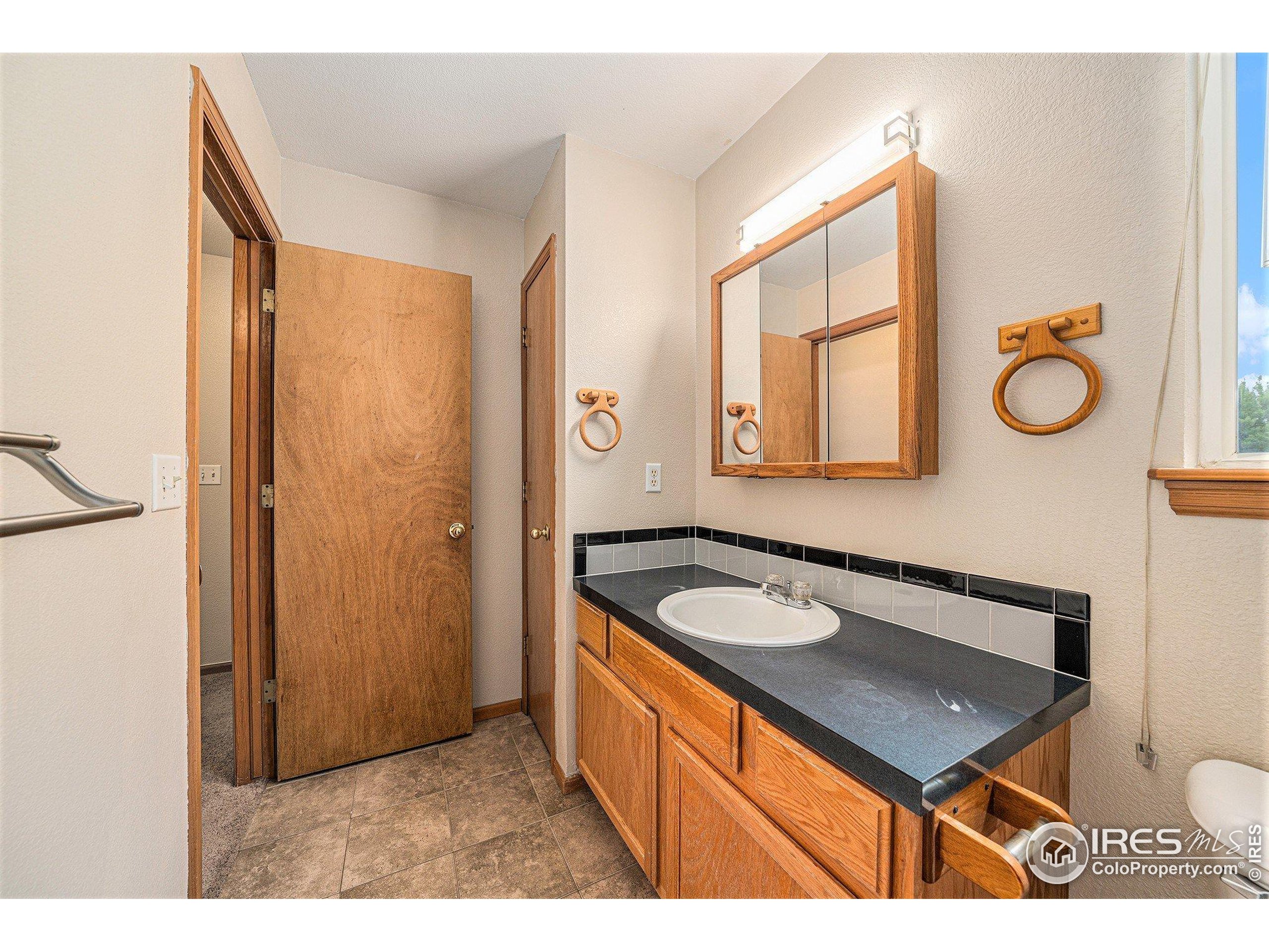 206 Dean Cir Loveland