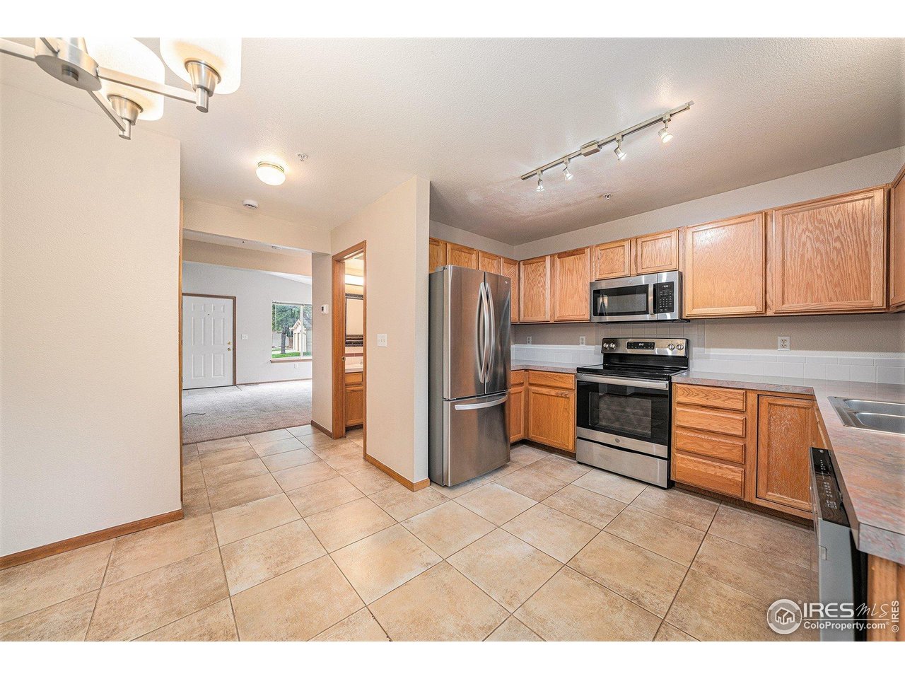 206 Dean Cir Loveland