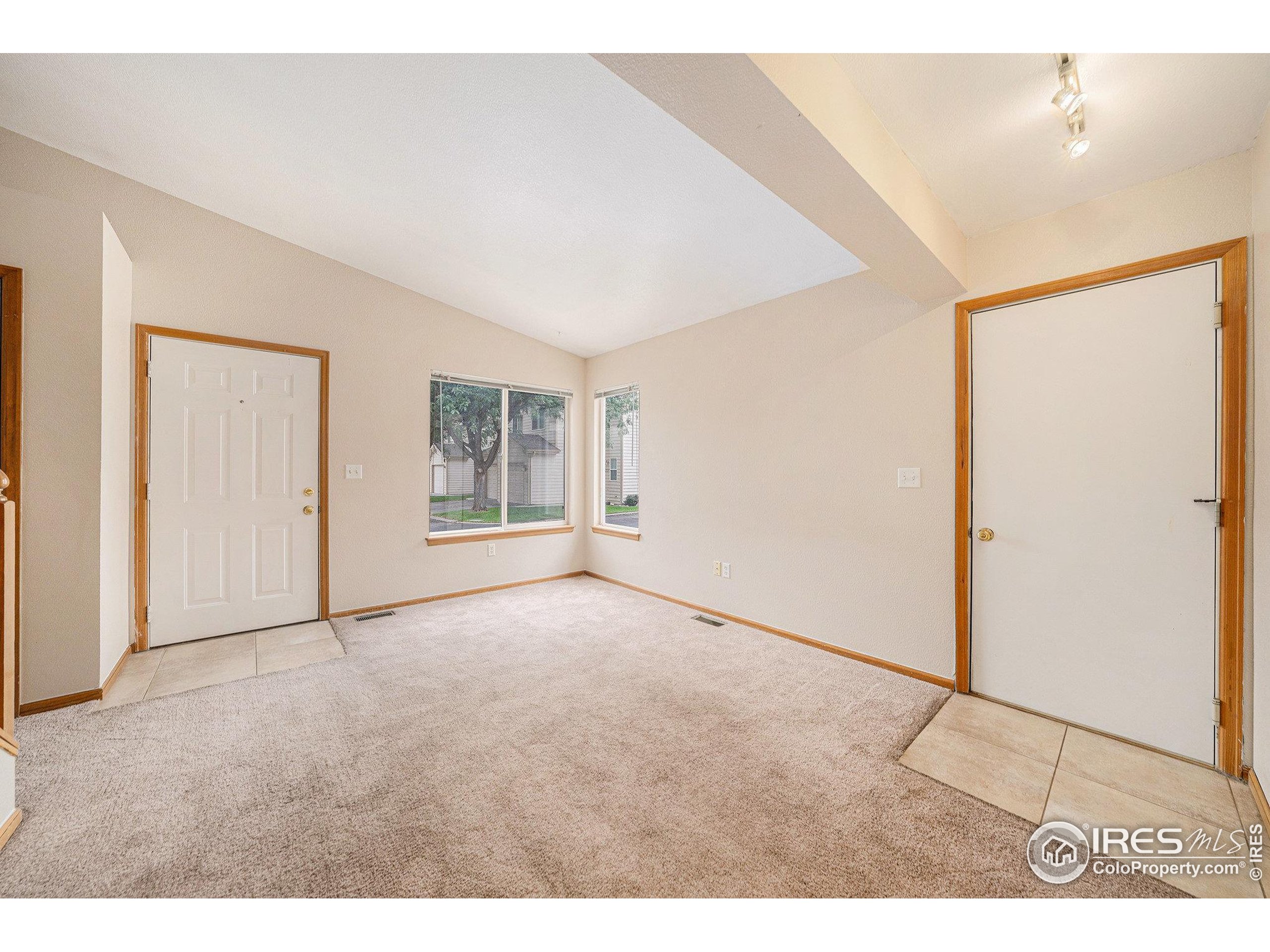 206 Dean Cir Loveland