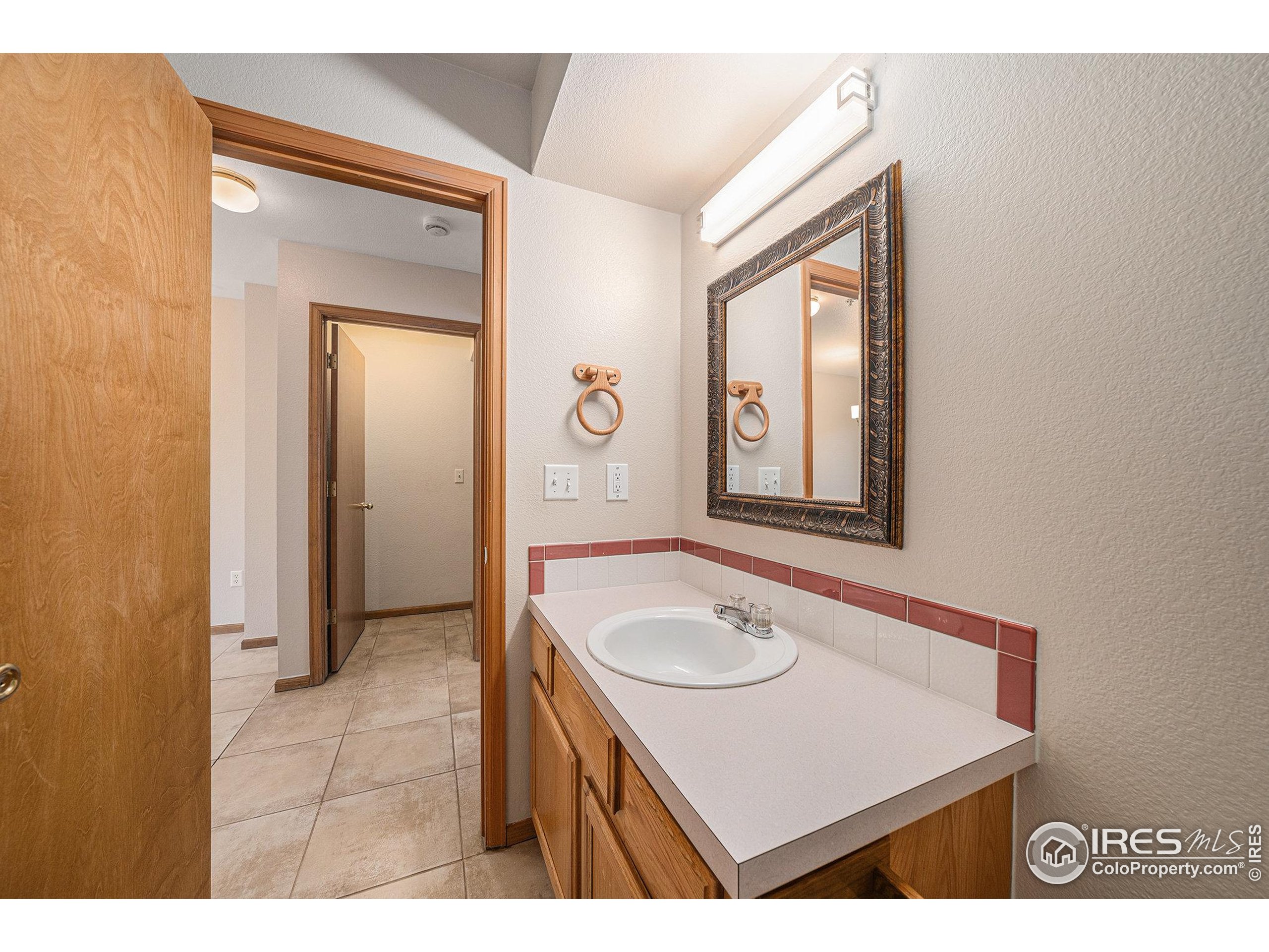 206 Dean Cir Loveland