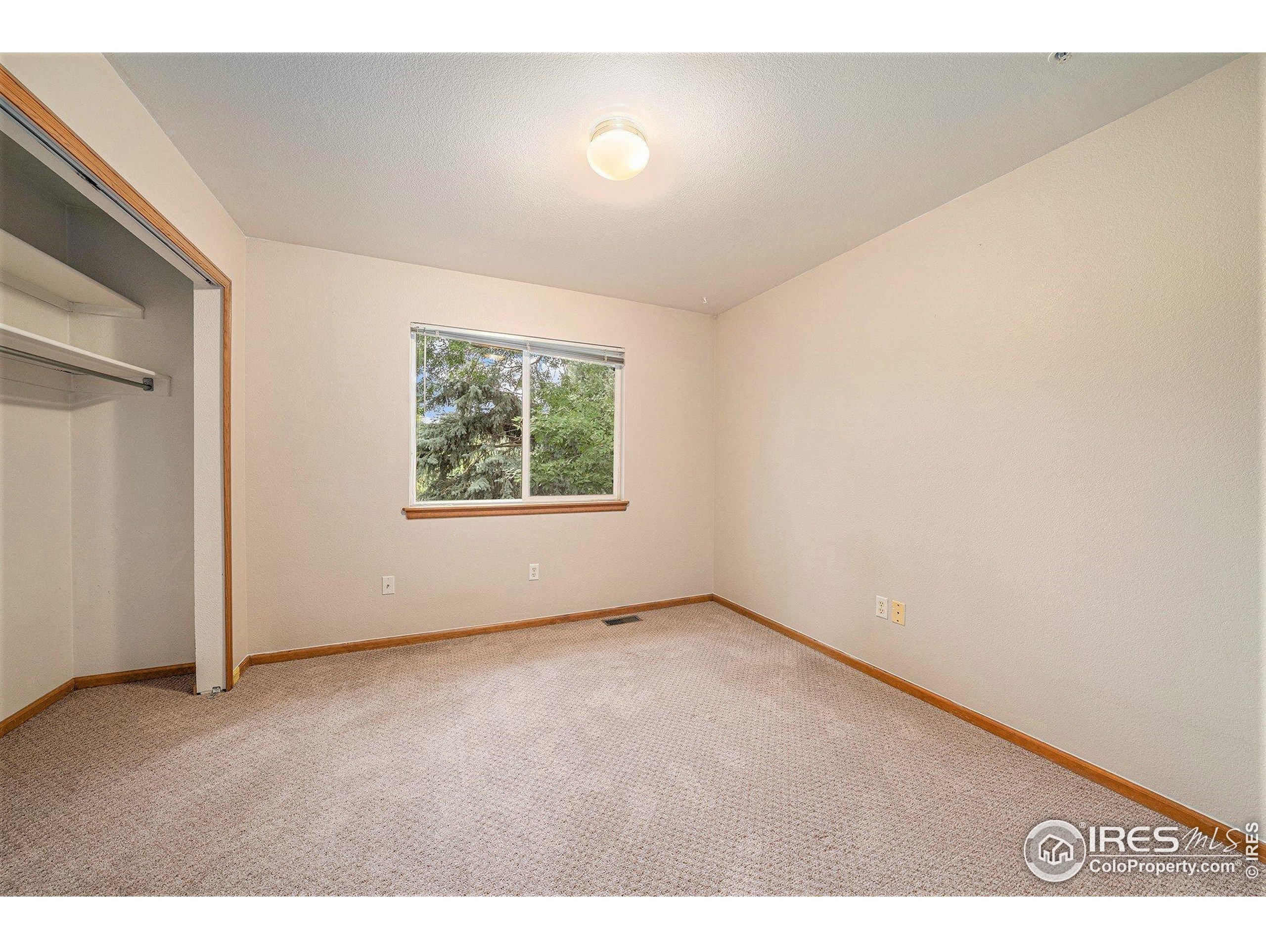 206 Dean Cir Loveland