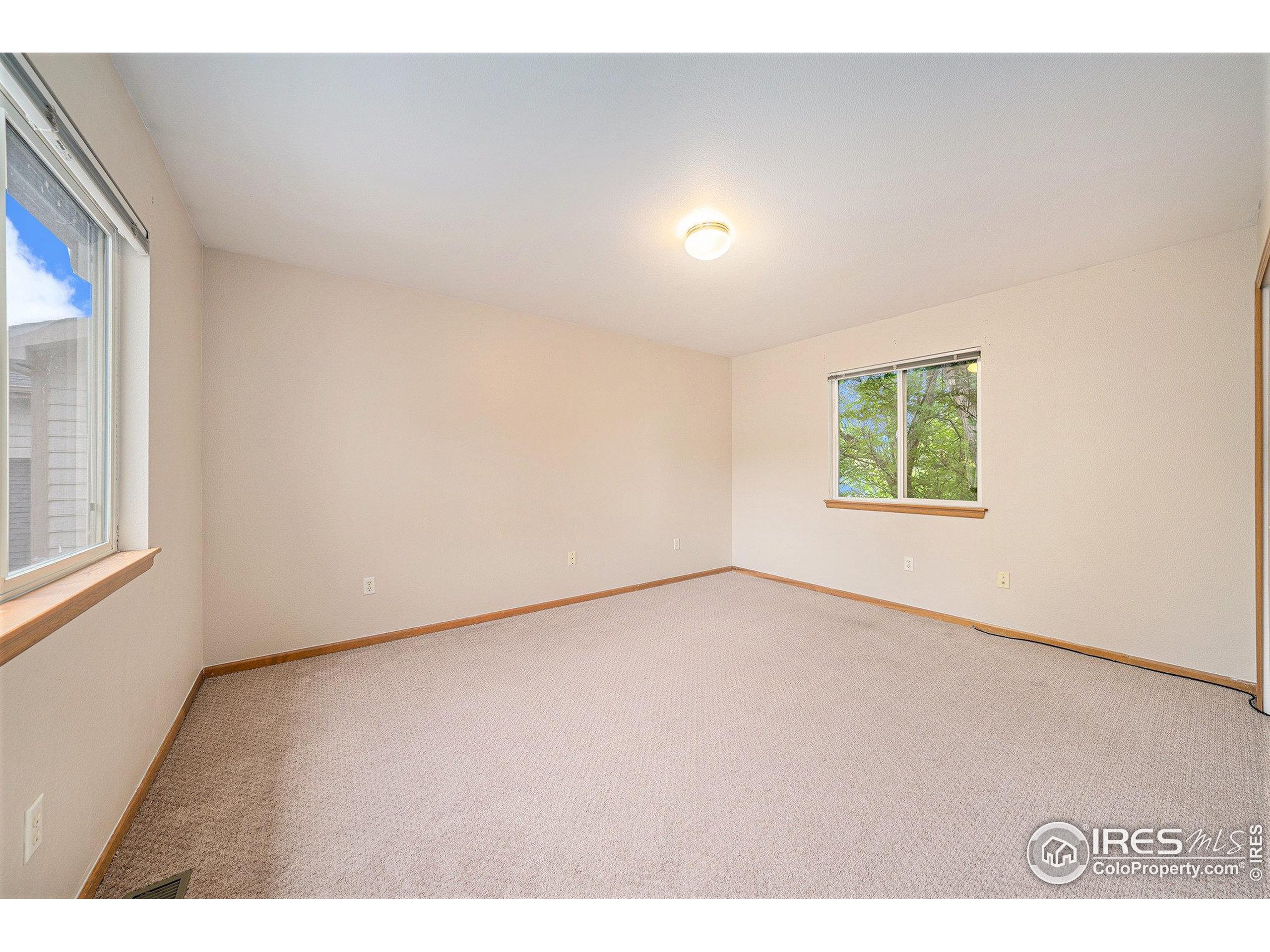 206 Dean Cir Loveland