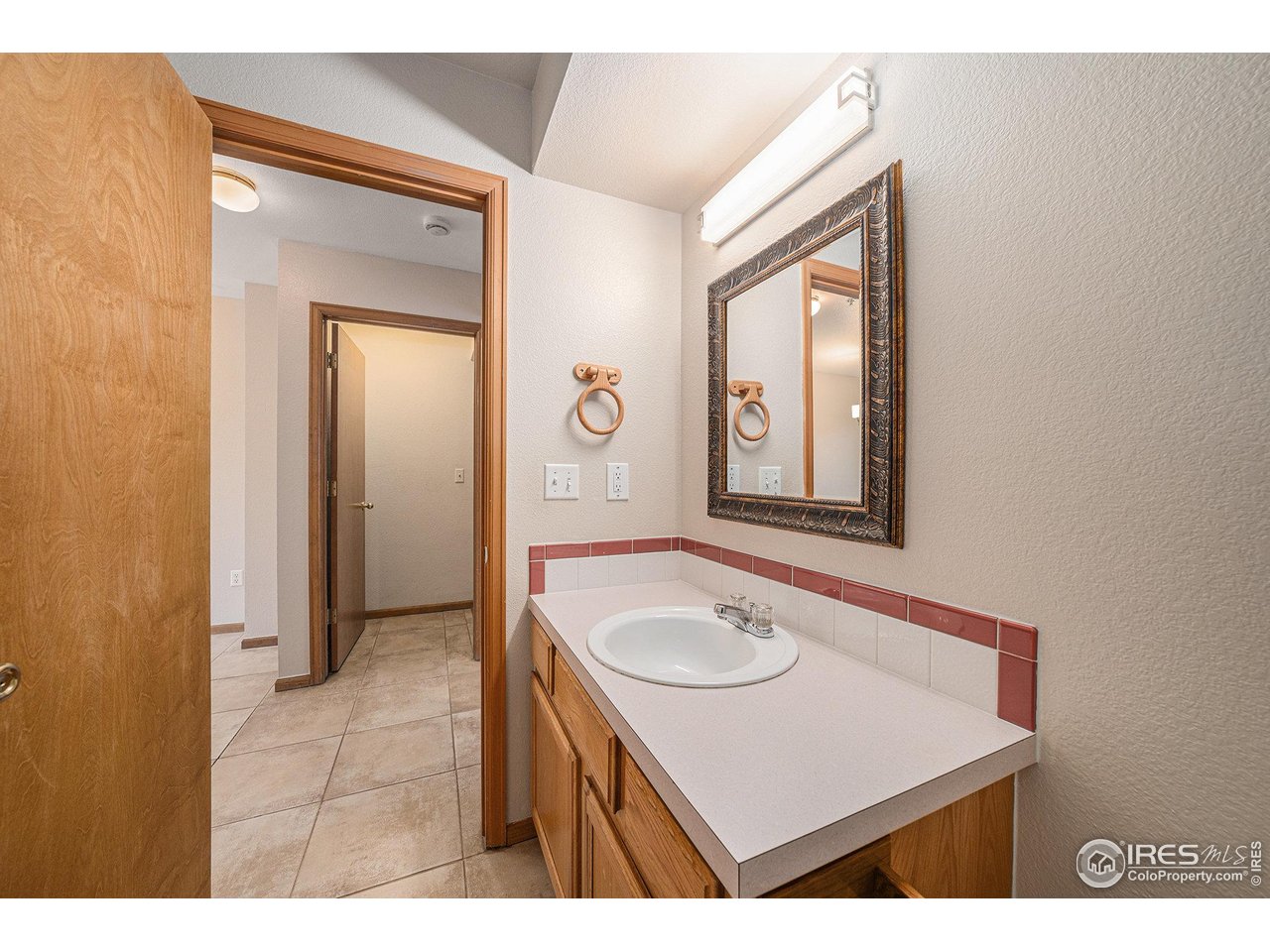 206 Dean Cir Loveland