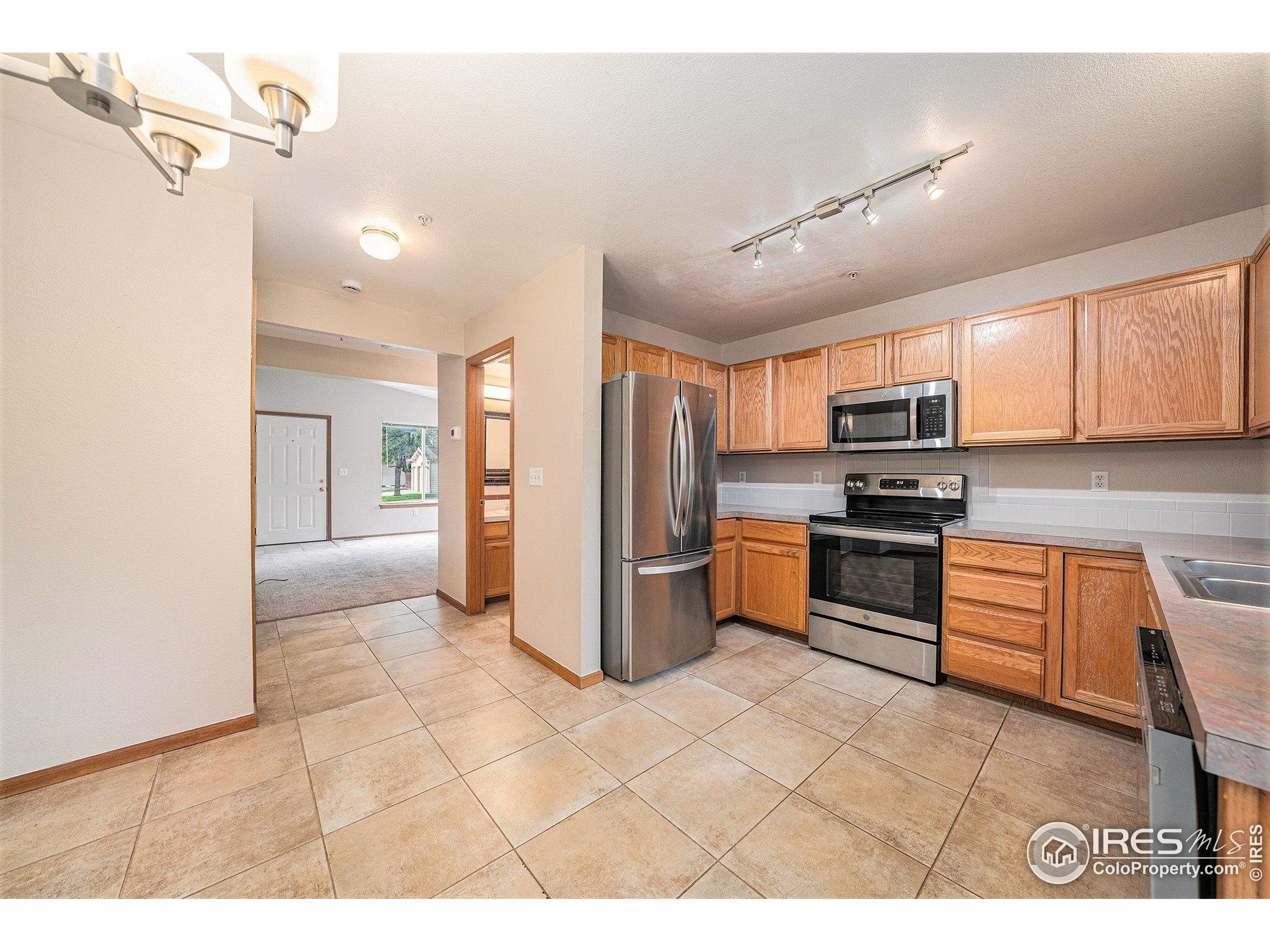 206 Dean Cir Loveland