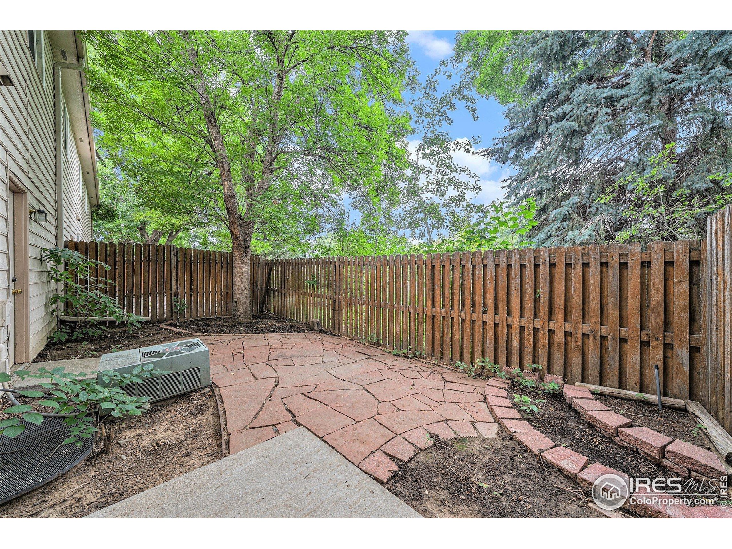 206 Dean Cir Loveland