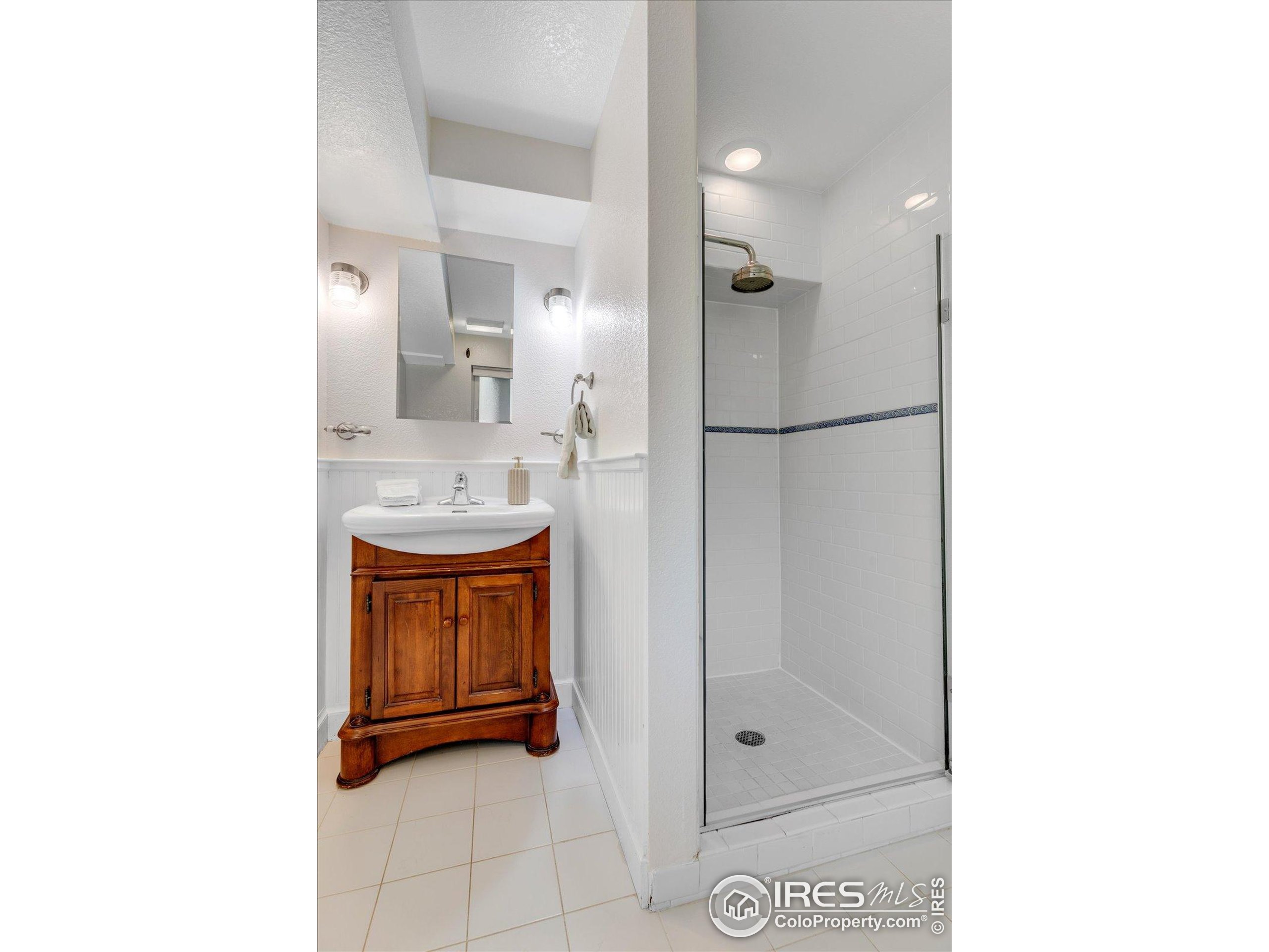 1505 Kendall Dr