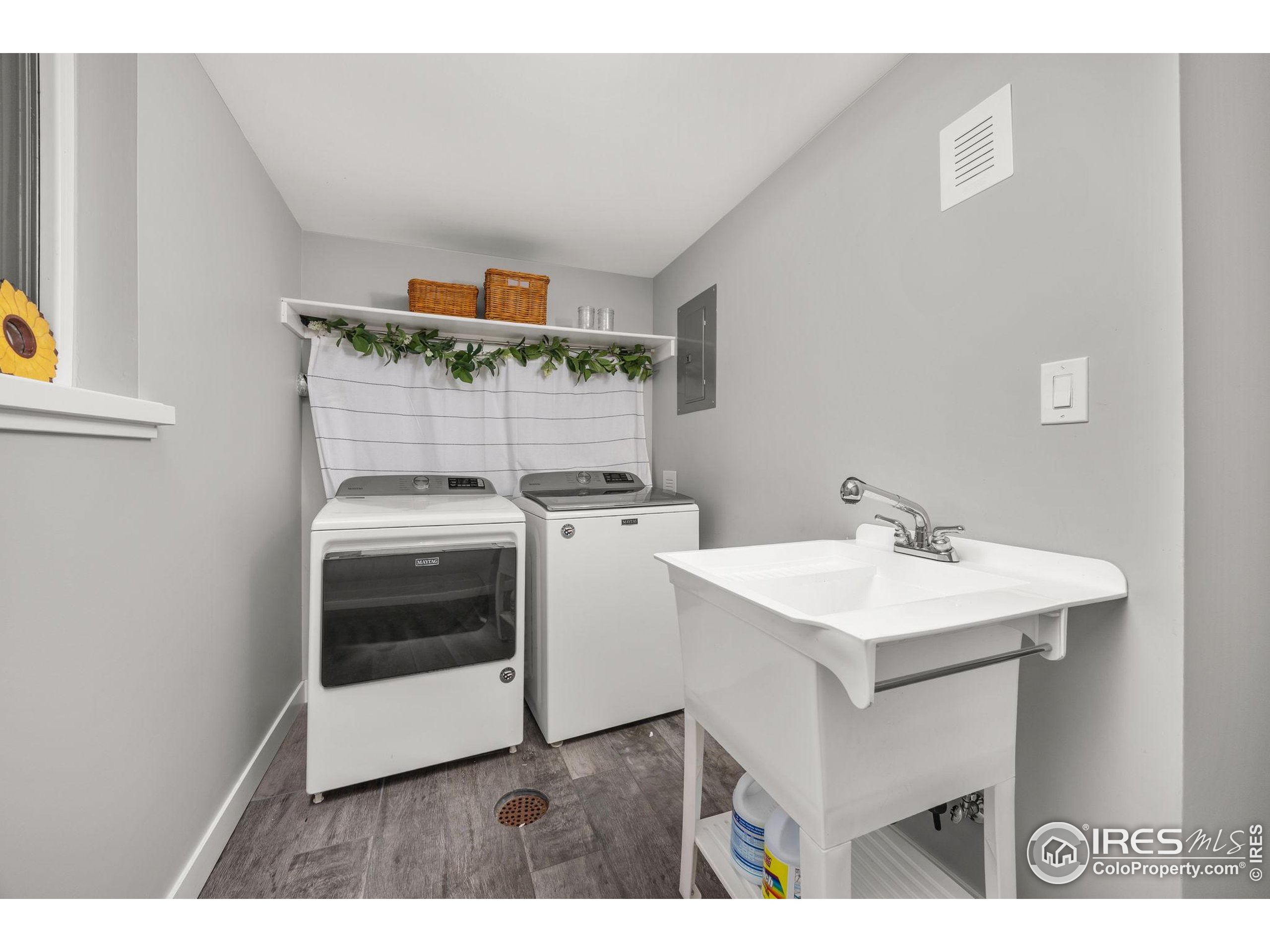 365 Mohawk Dr