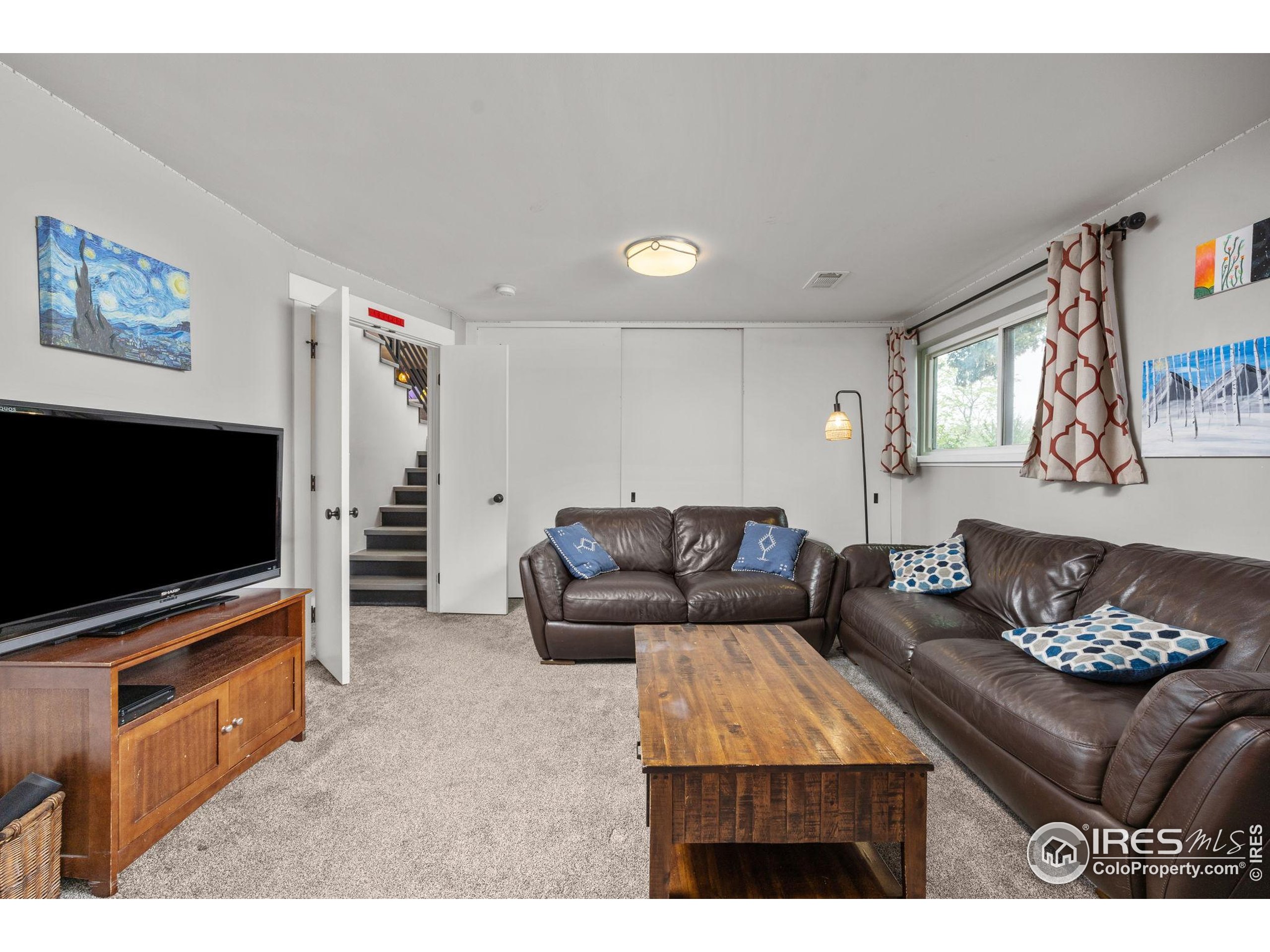 365 Mohawk Dr
