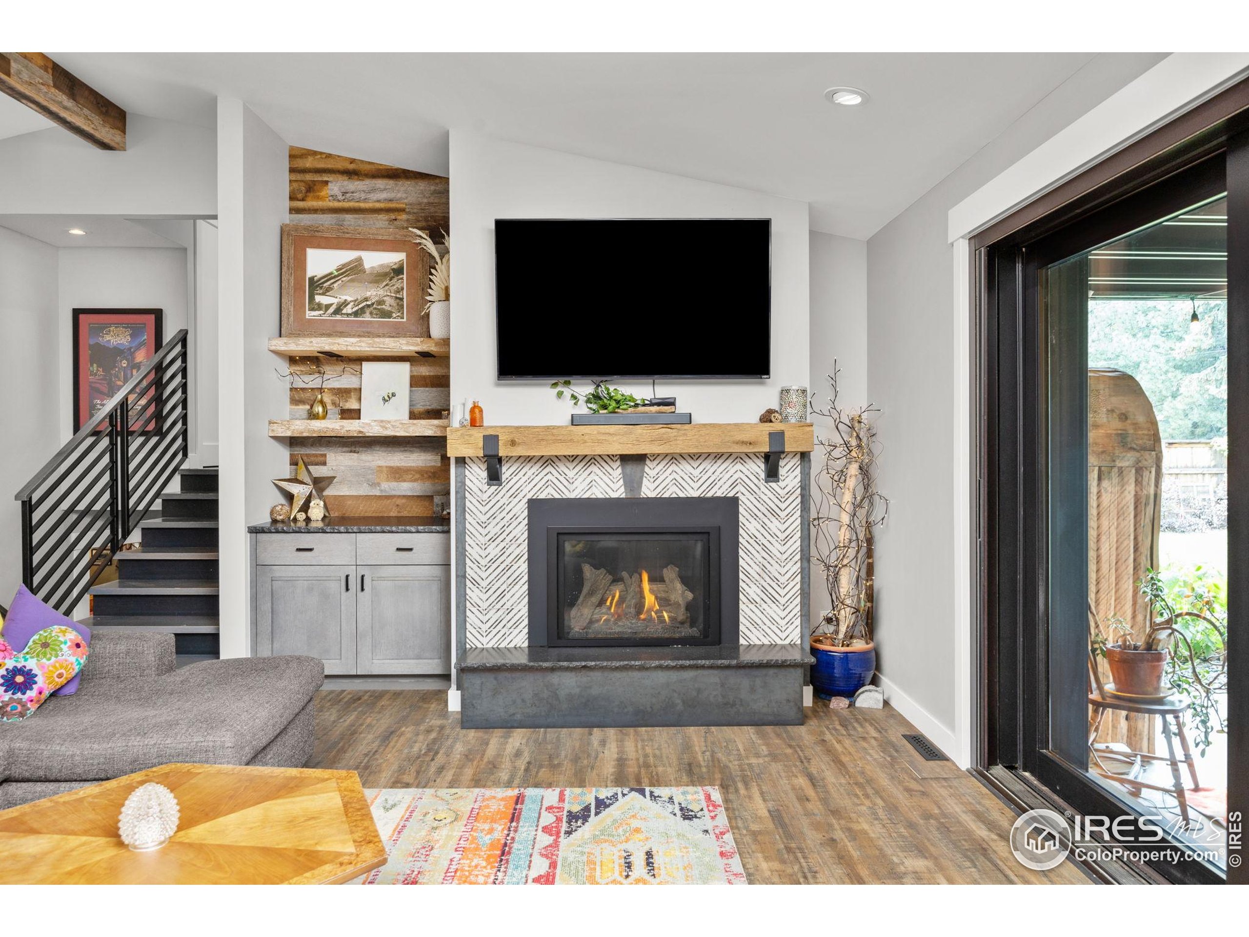 365 Mohawk Dr