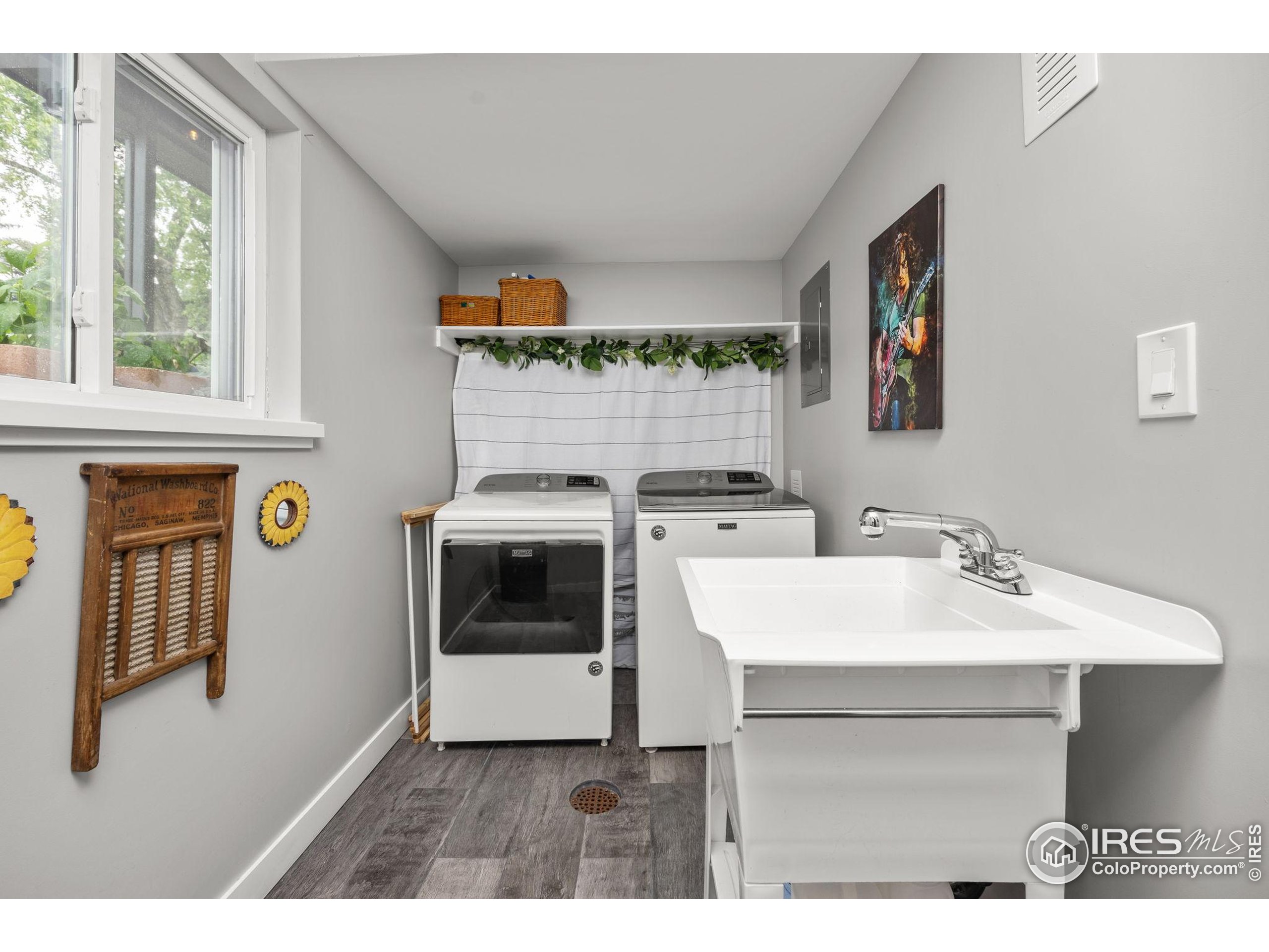 365 Mohawk Dr