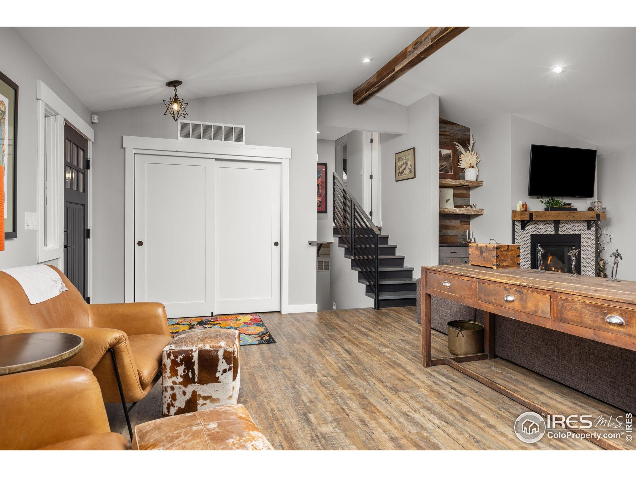 365 Mohawk Dr