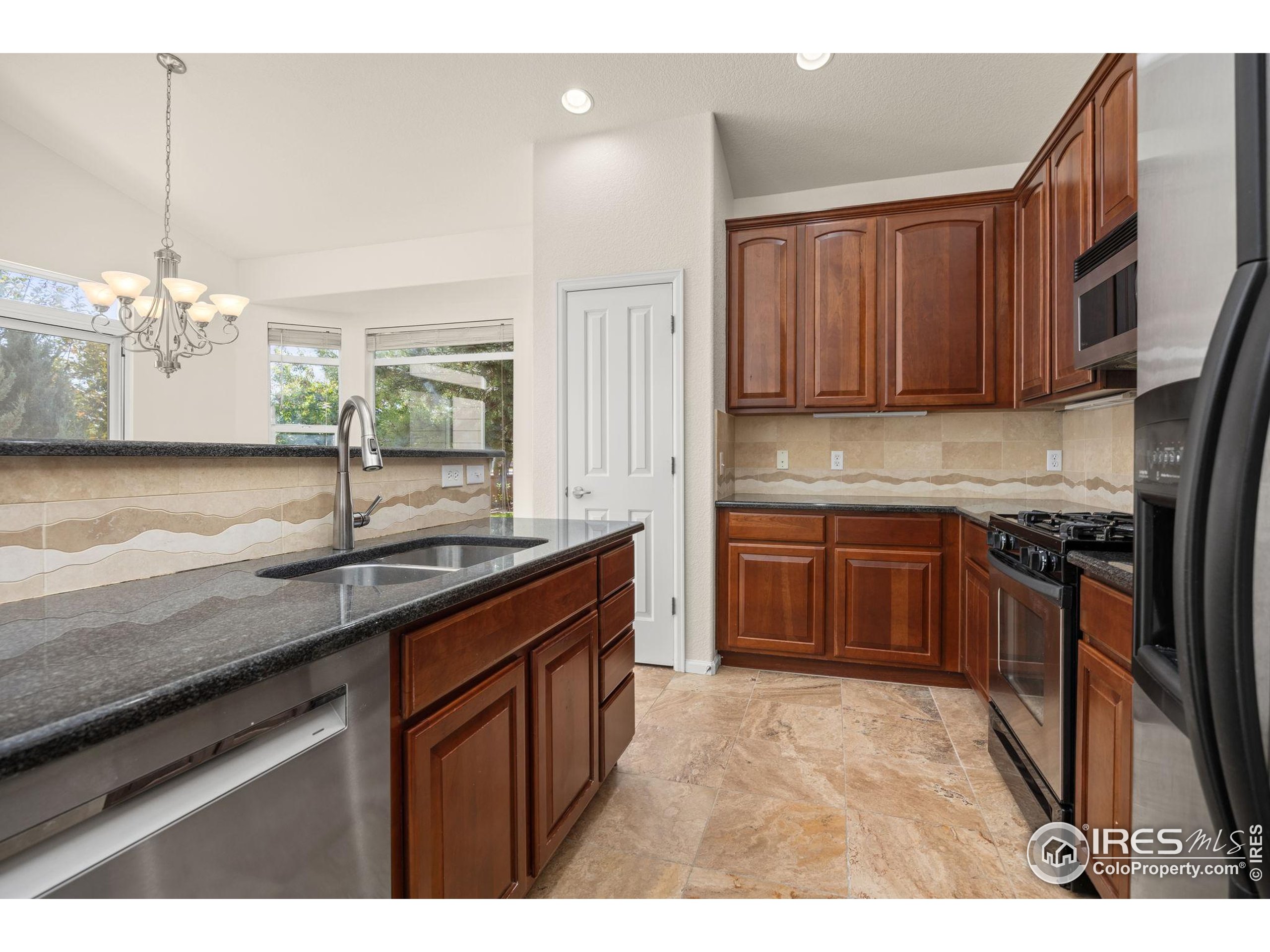 13380 Red Deer Trl