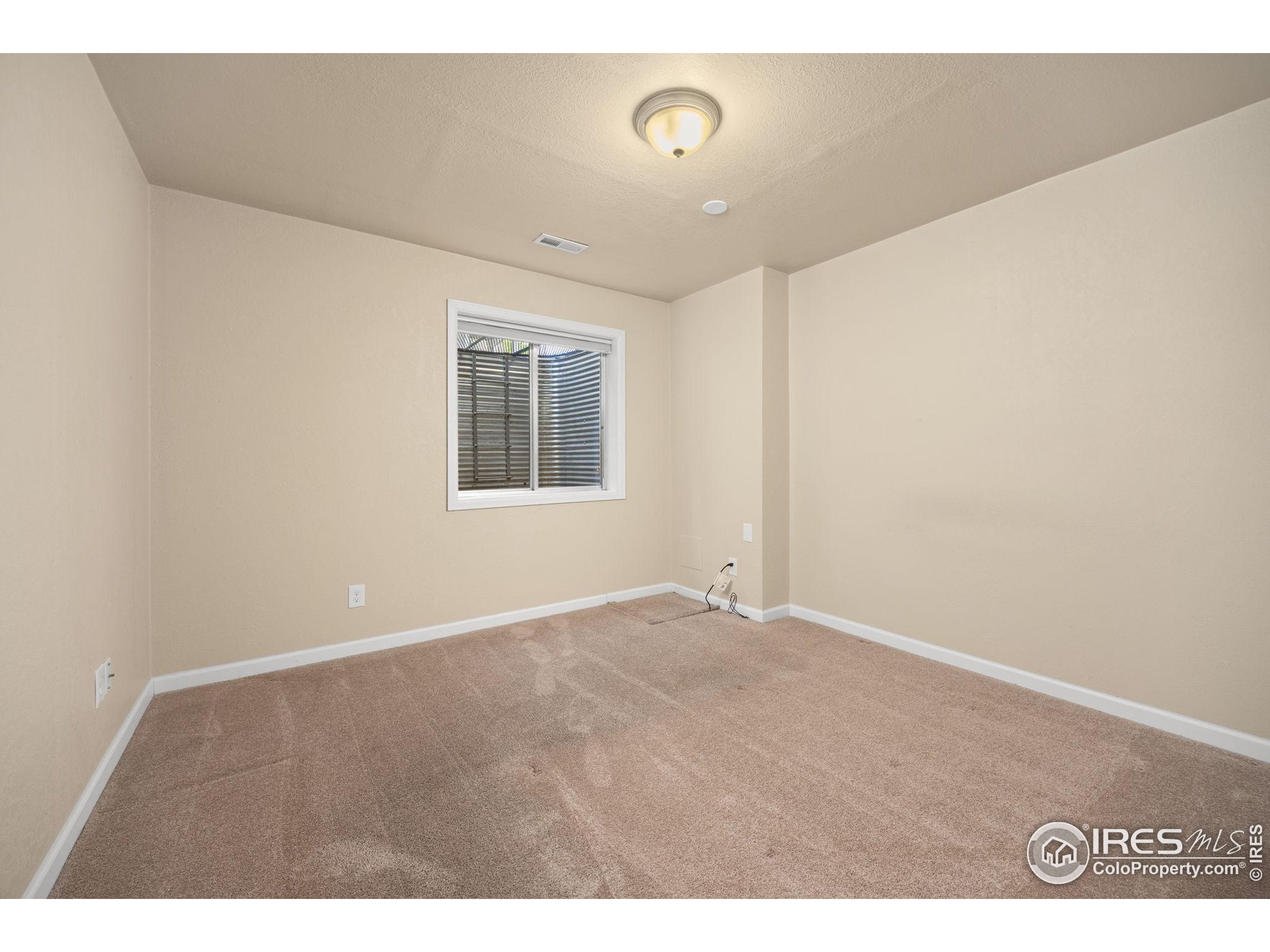 13380 Red Deer Trl