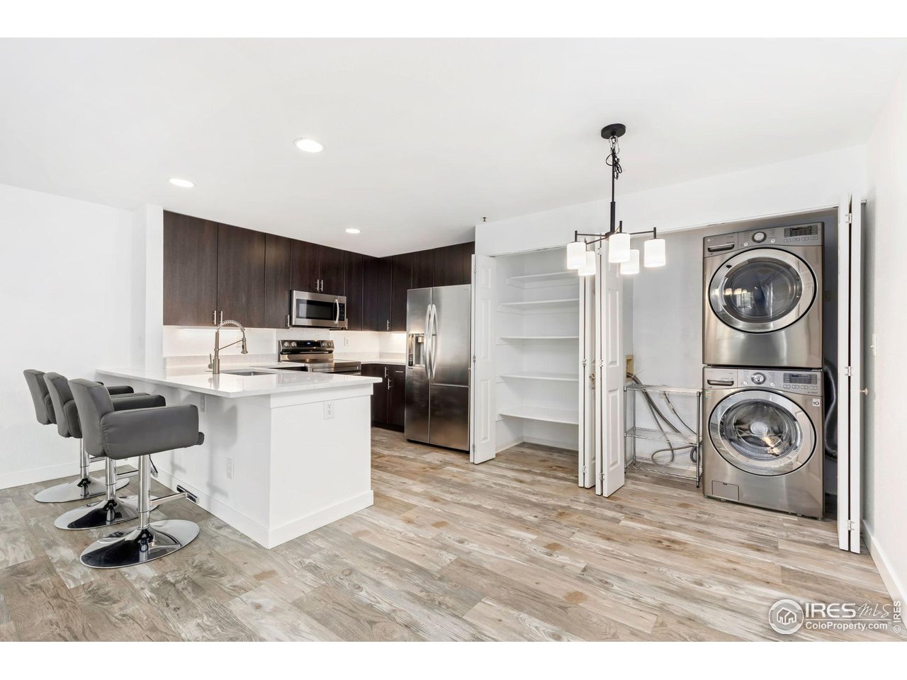 33 S Boulder Cir 306