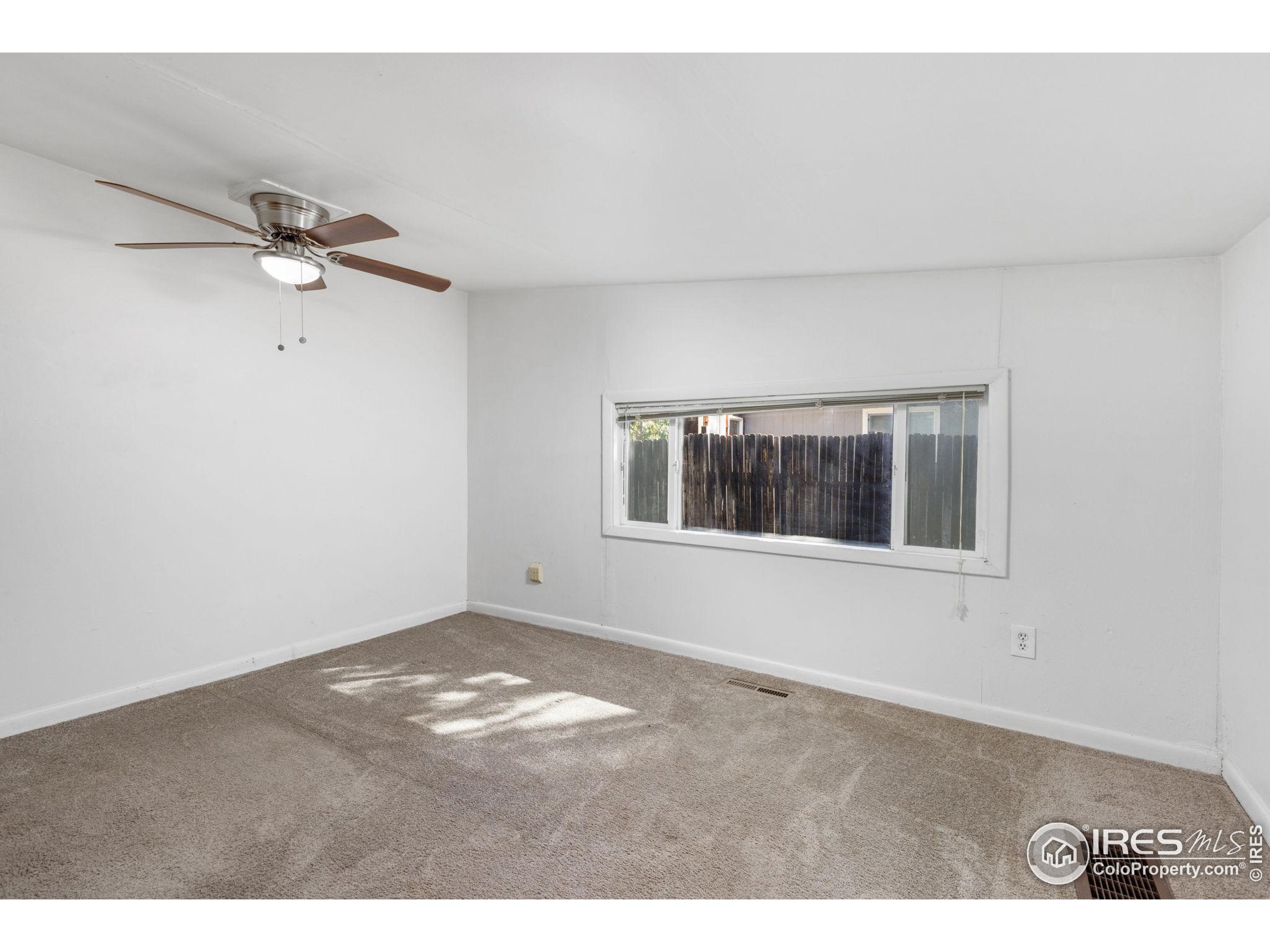 801 E Geneseo St
