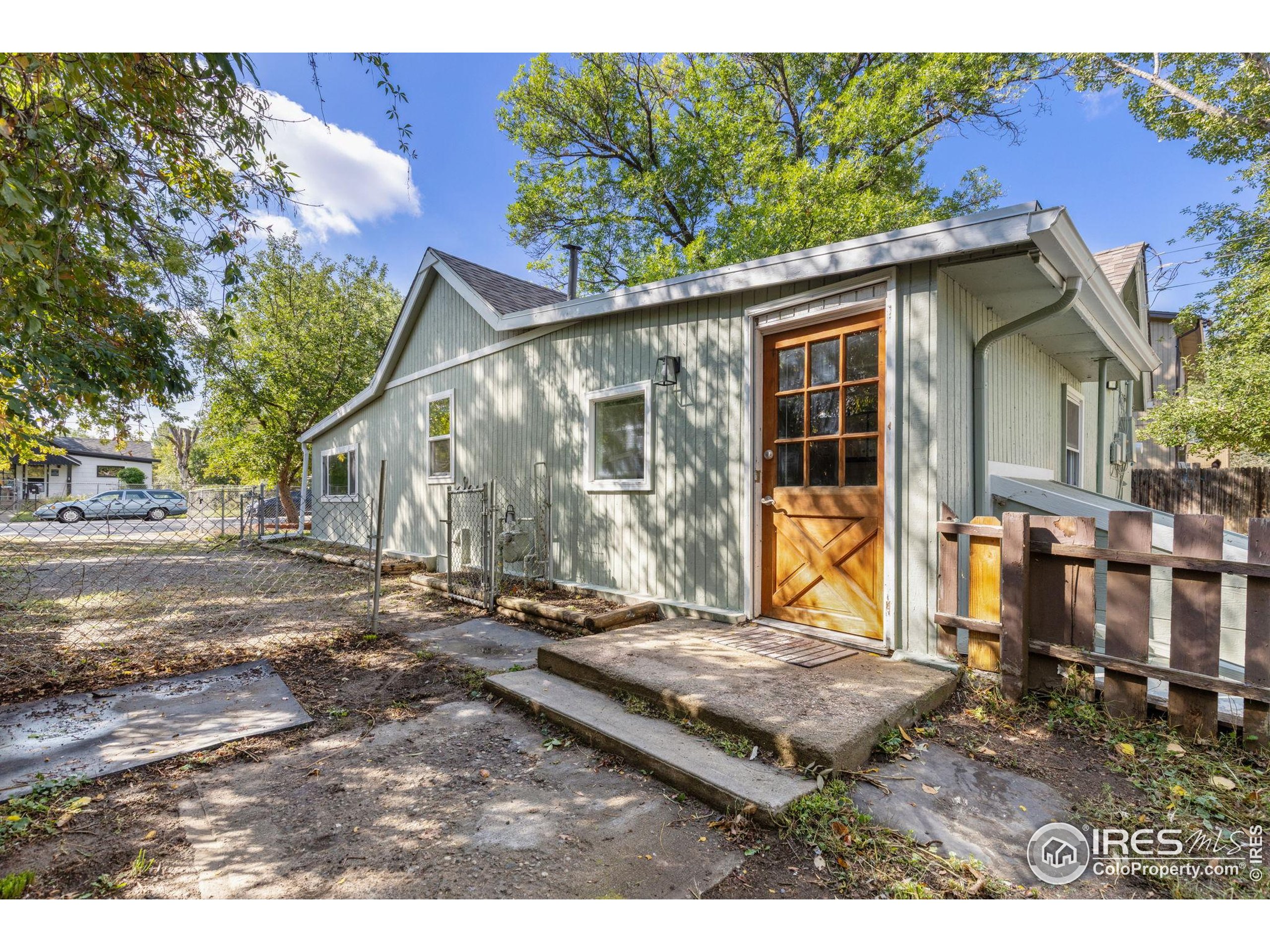 801 E Geneseo St