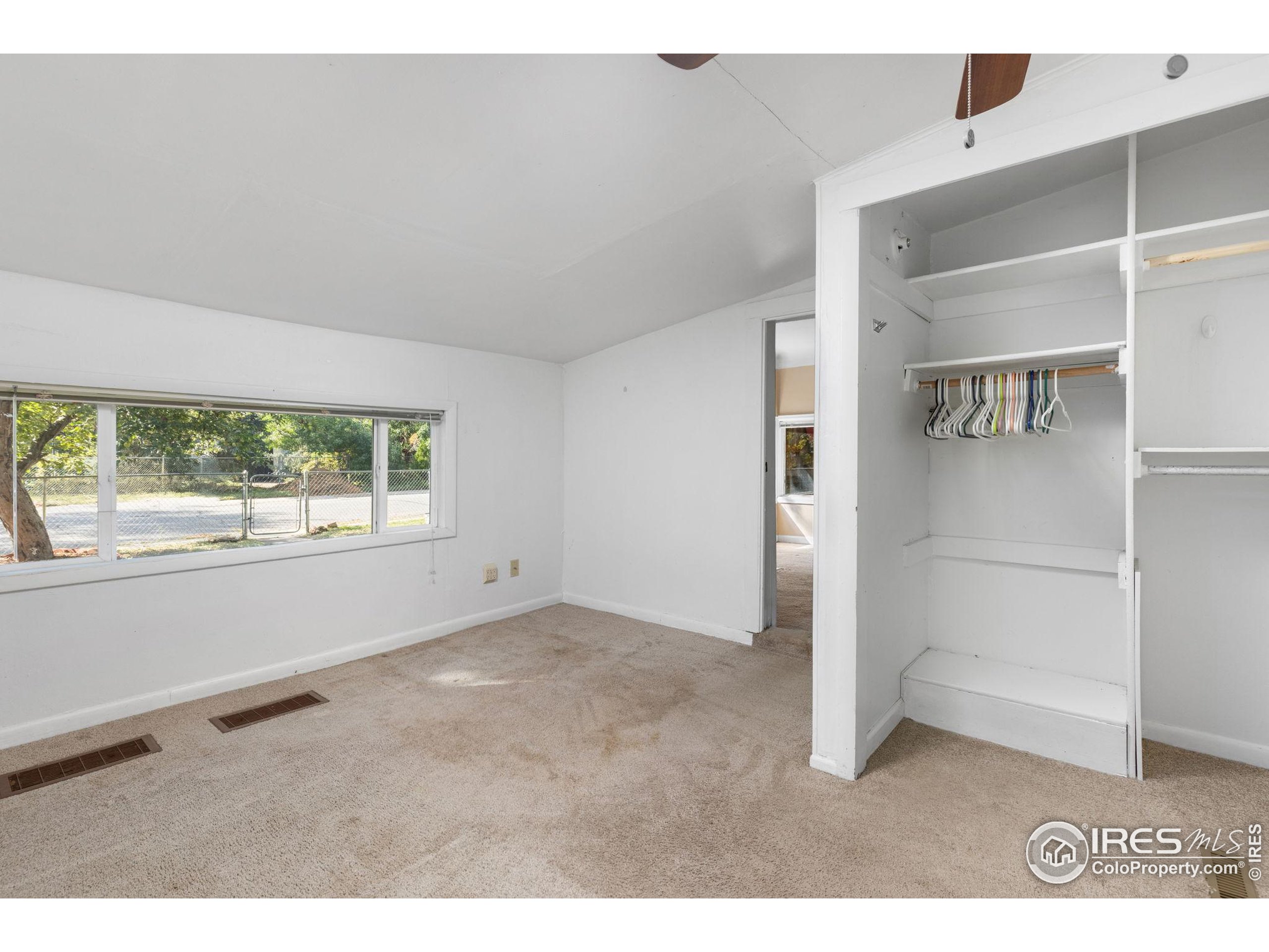 801 E Geneseo St