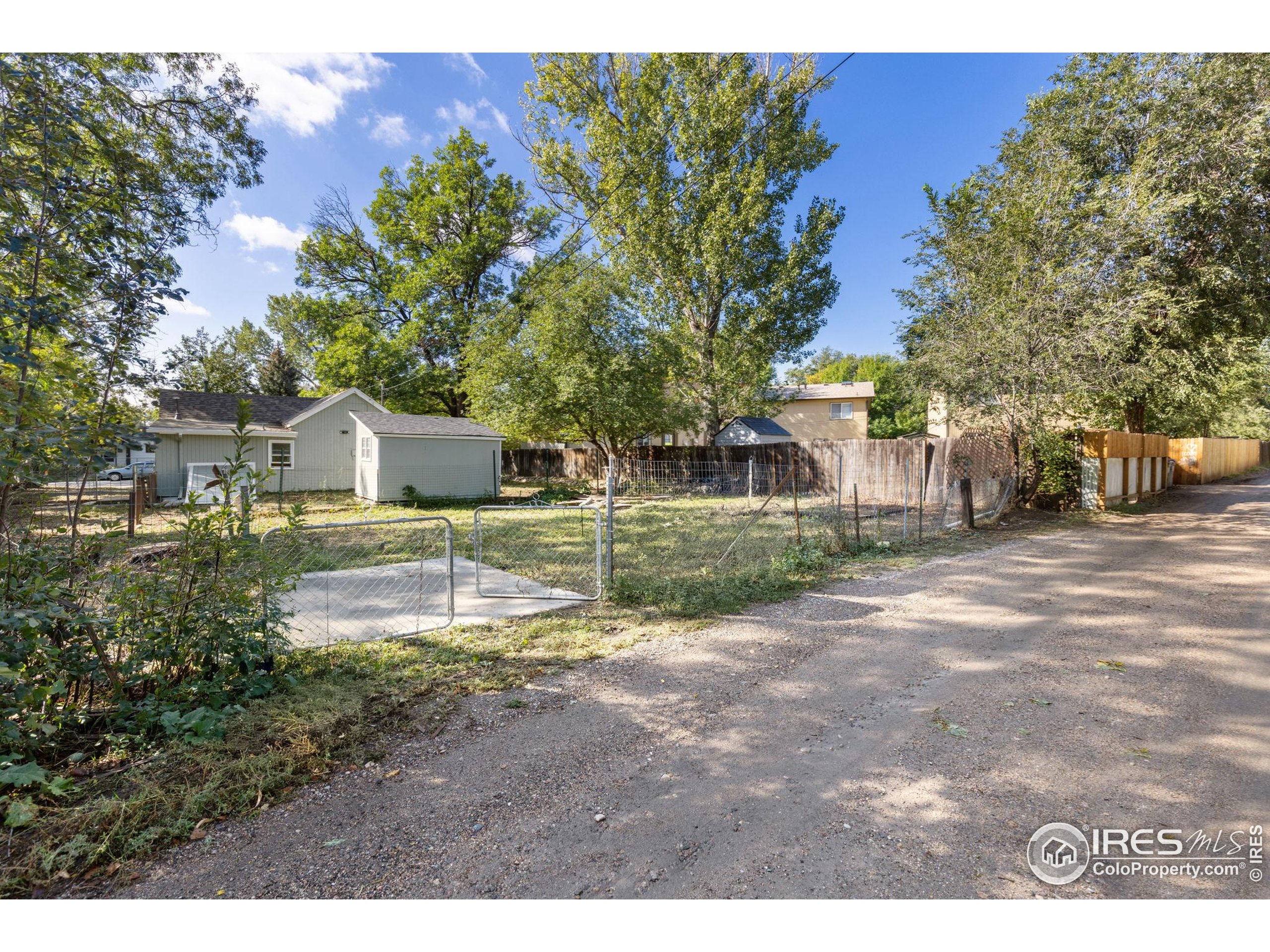 801 E Geneseo St