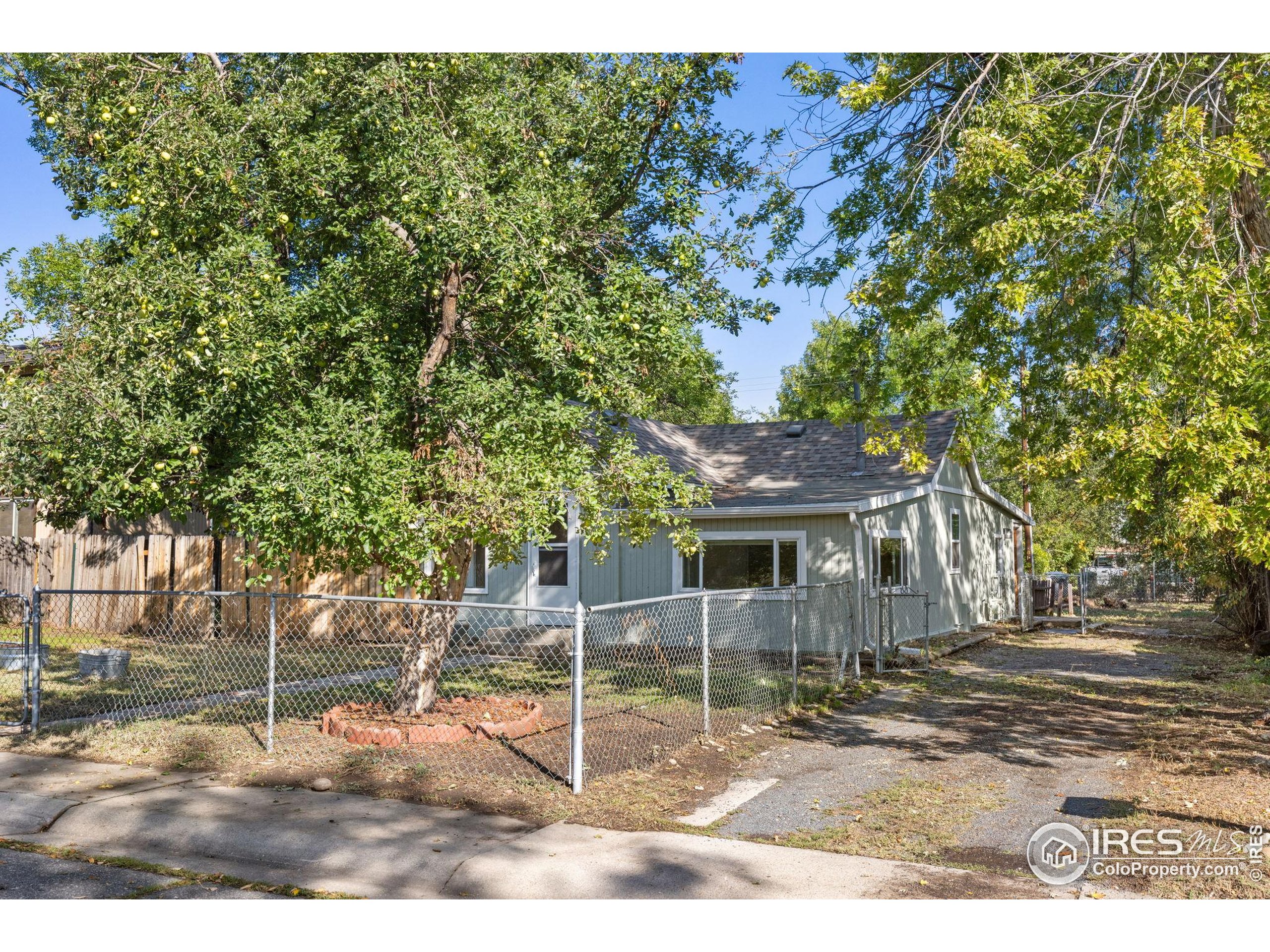 801 E Geneseo St