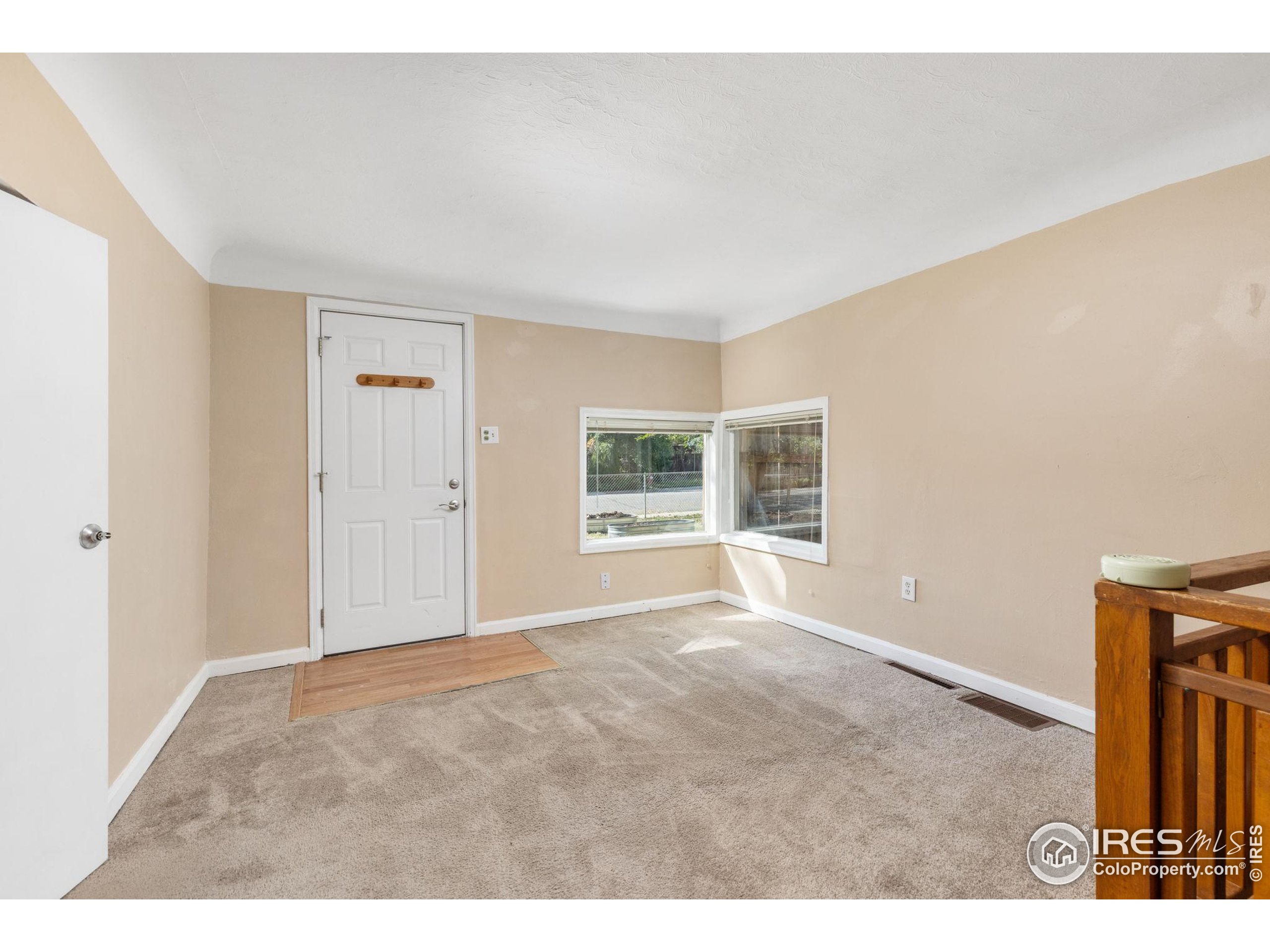 801 E Geneseo St