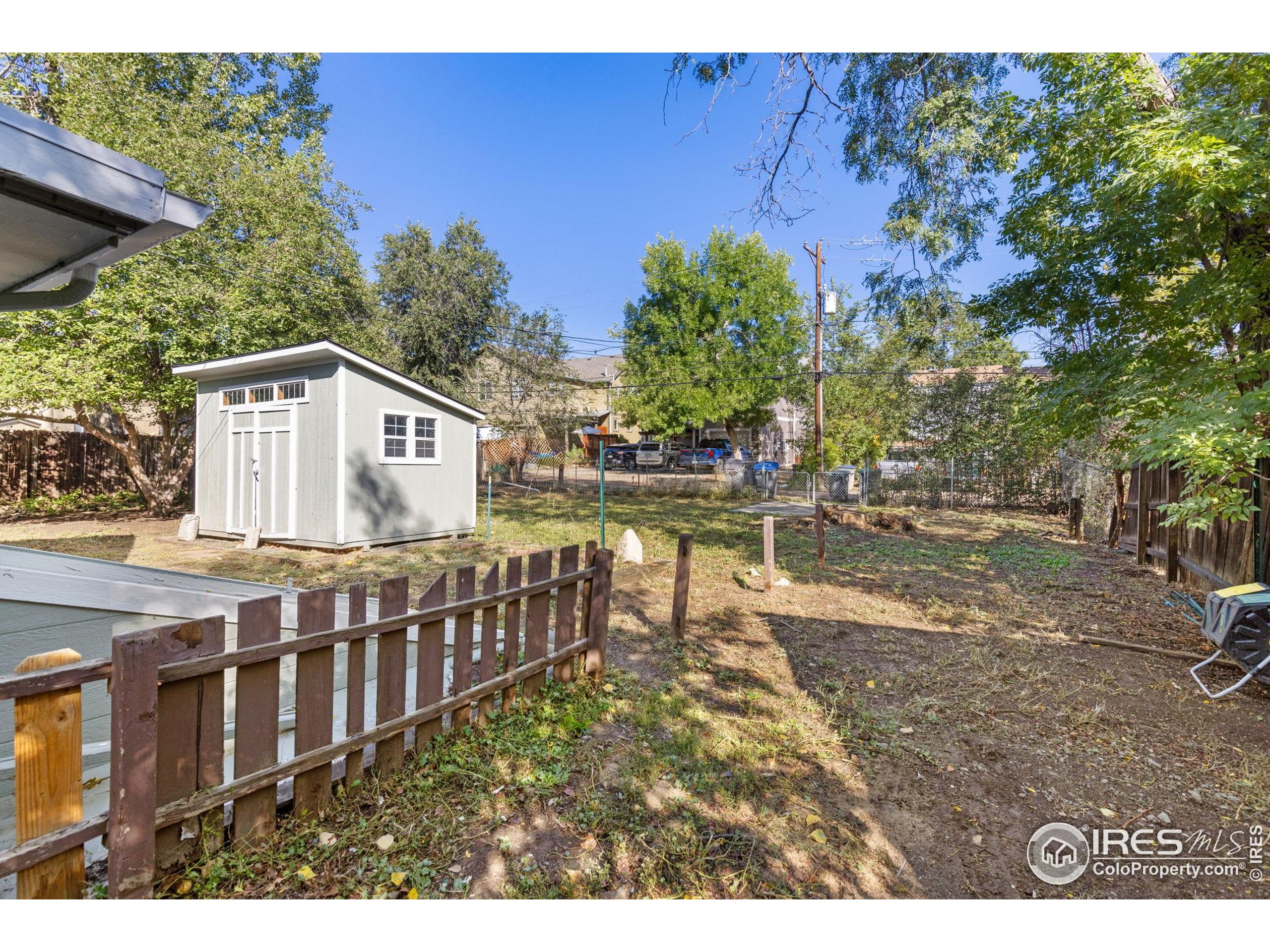 801 E Geneseo St