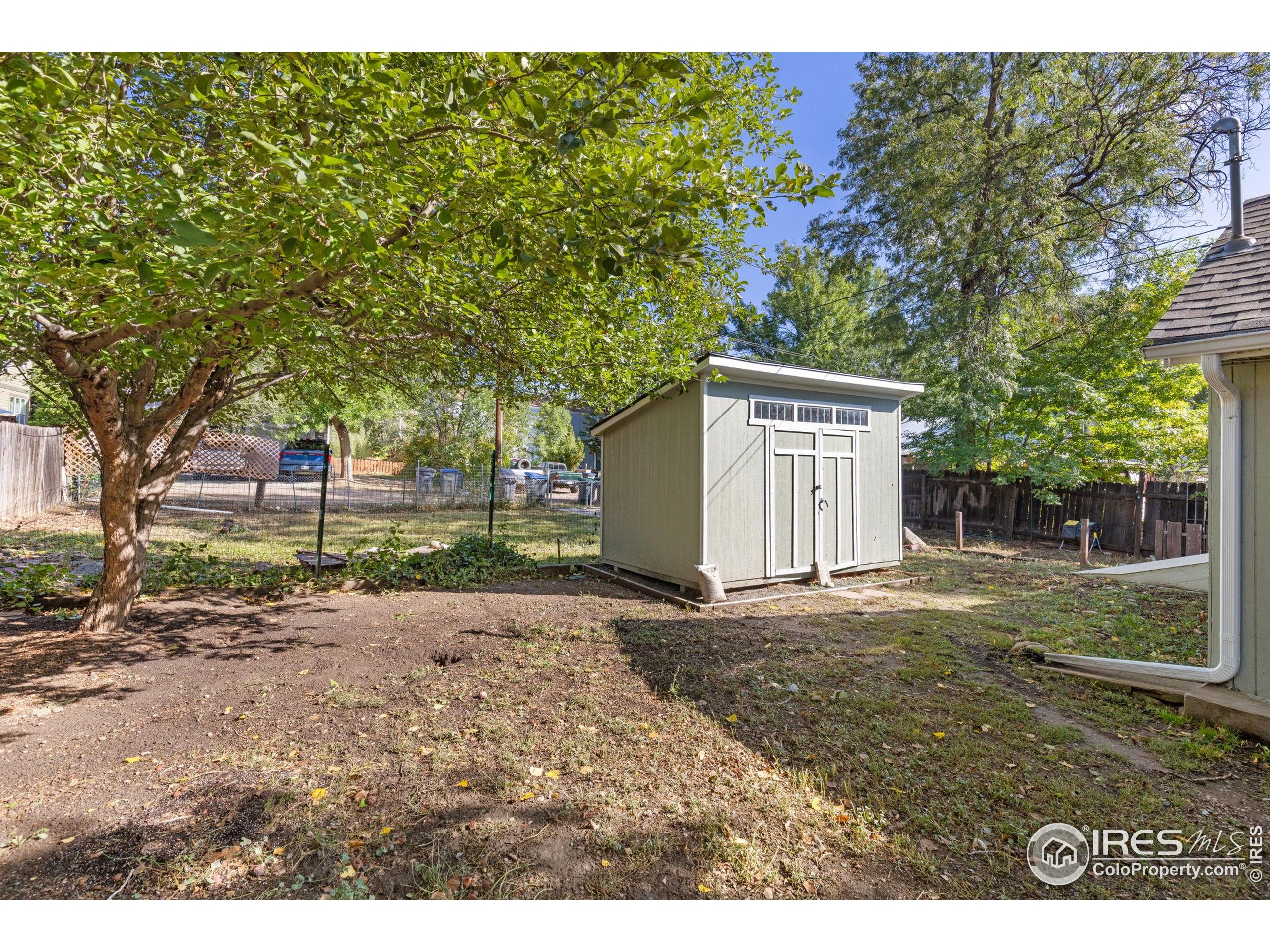 801 E Geneseo St