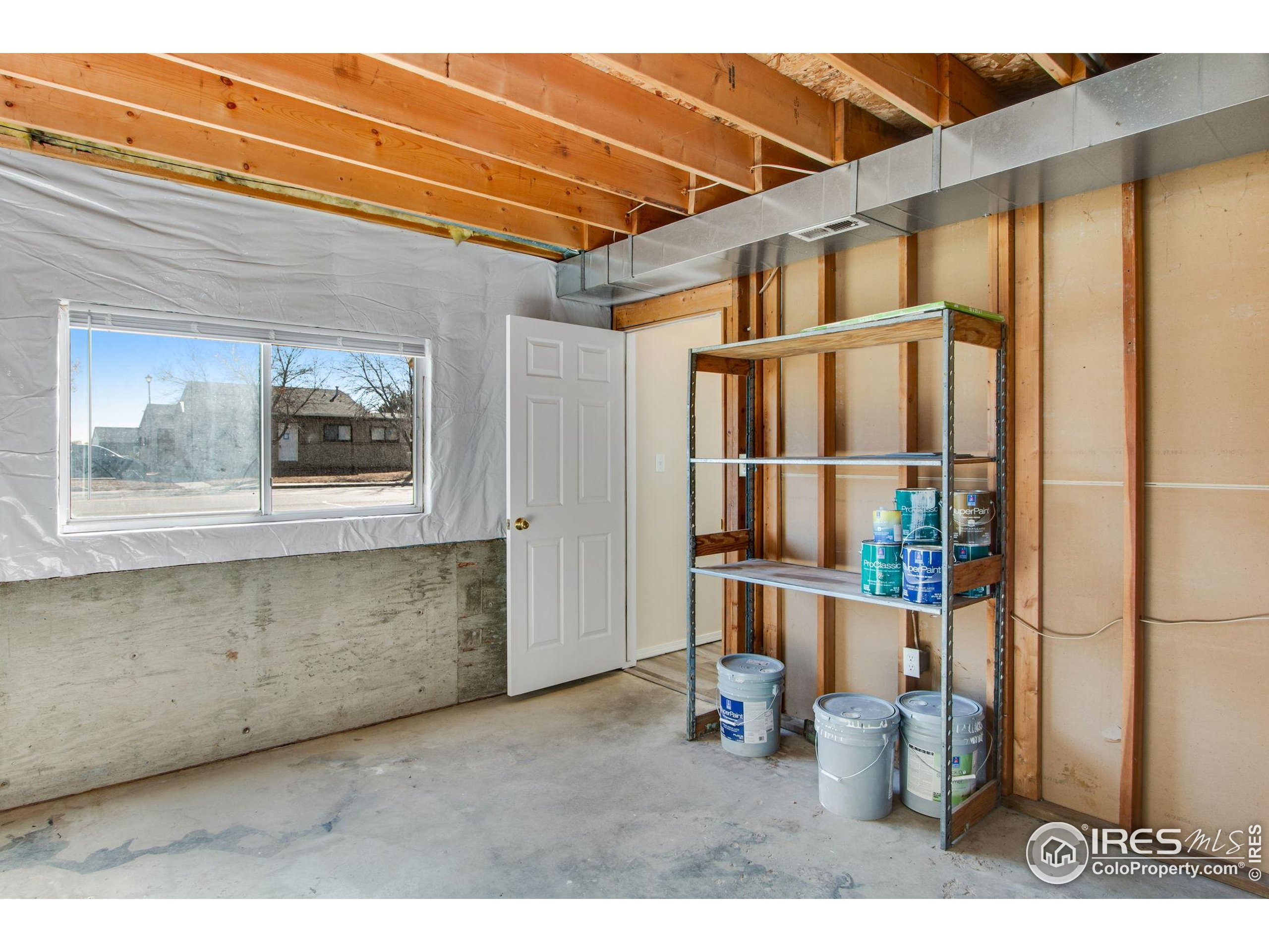 1611 42nd St