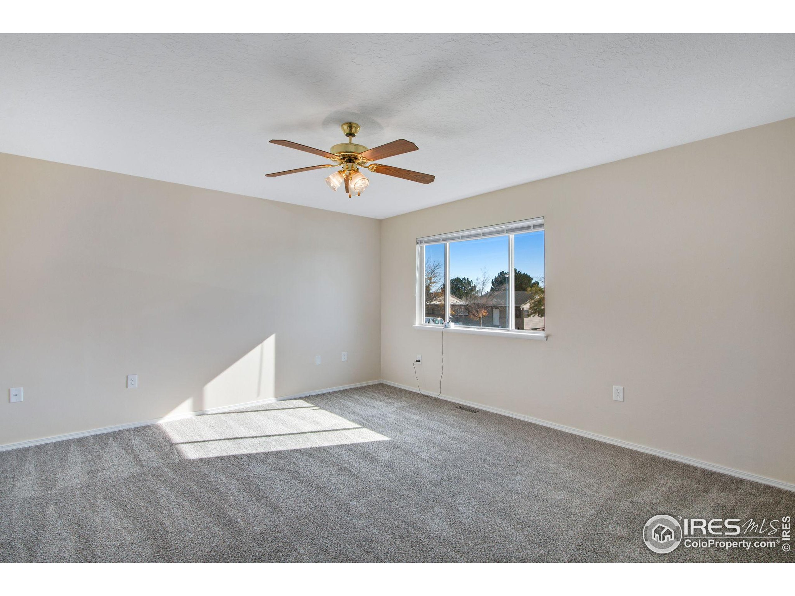 1611 42nd St