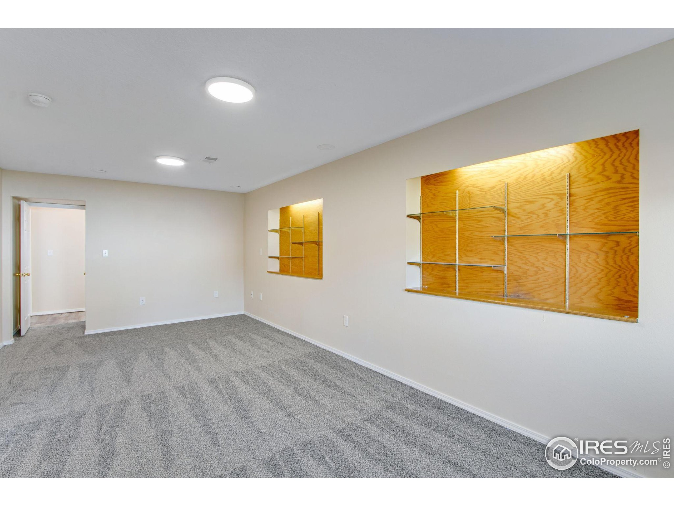 1611 42nd St