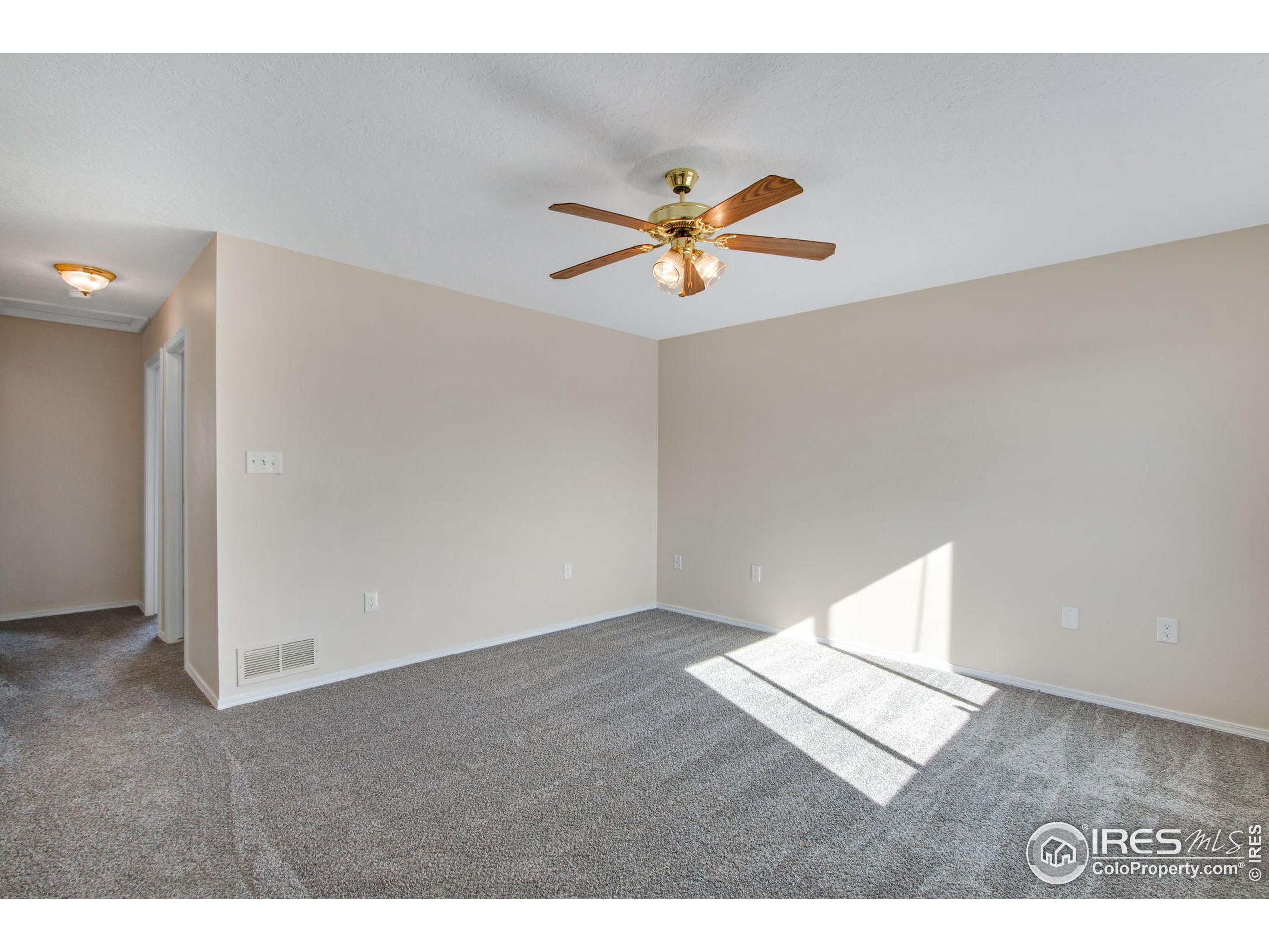 1611 42nd St